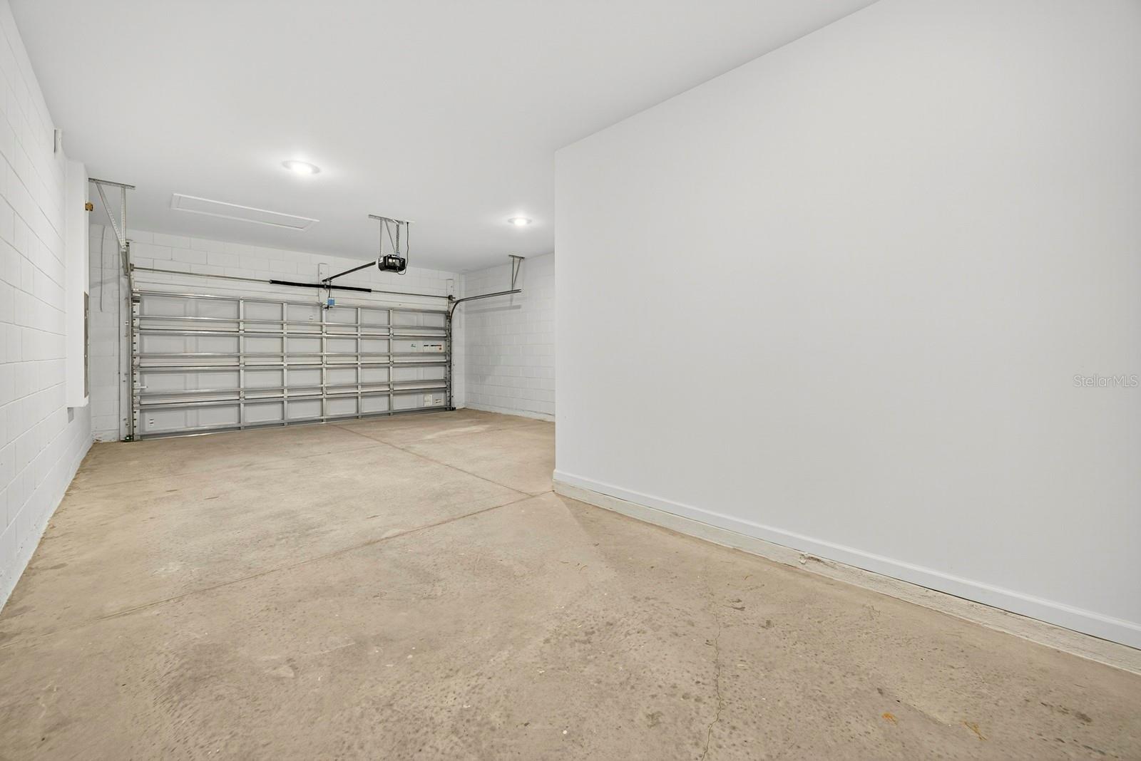 Image 39 of 44 For 3084 Armstrong Avenue