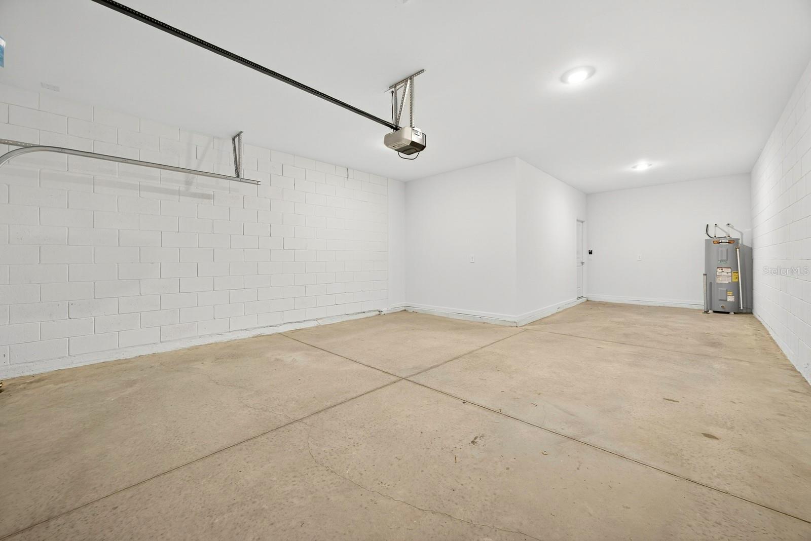 Image 40 of 44 For 3084 Armstrong Avenue