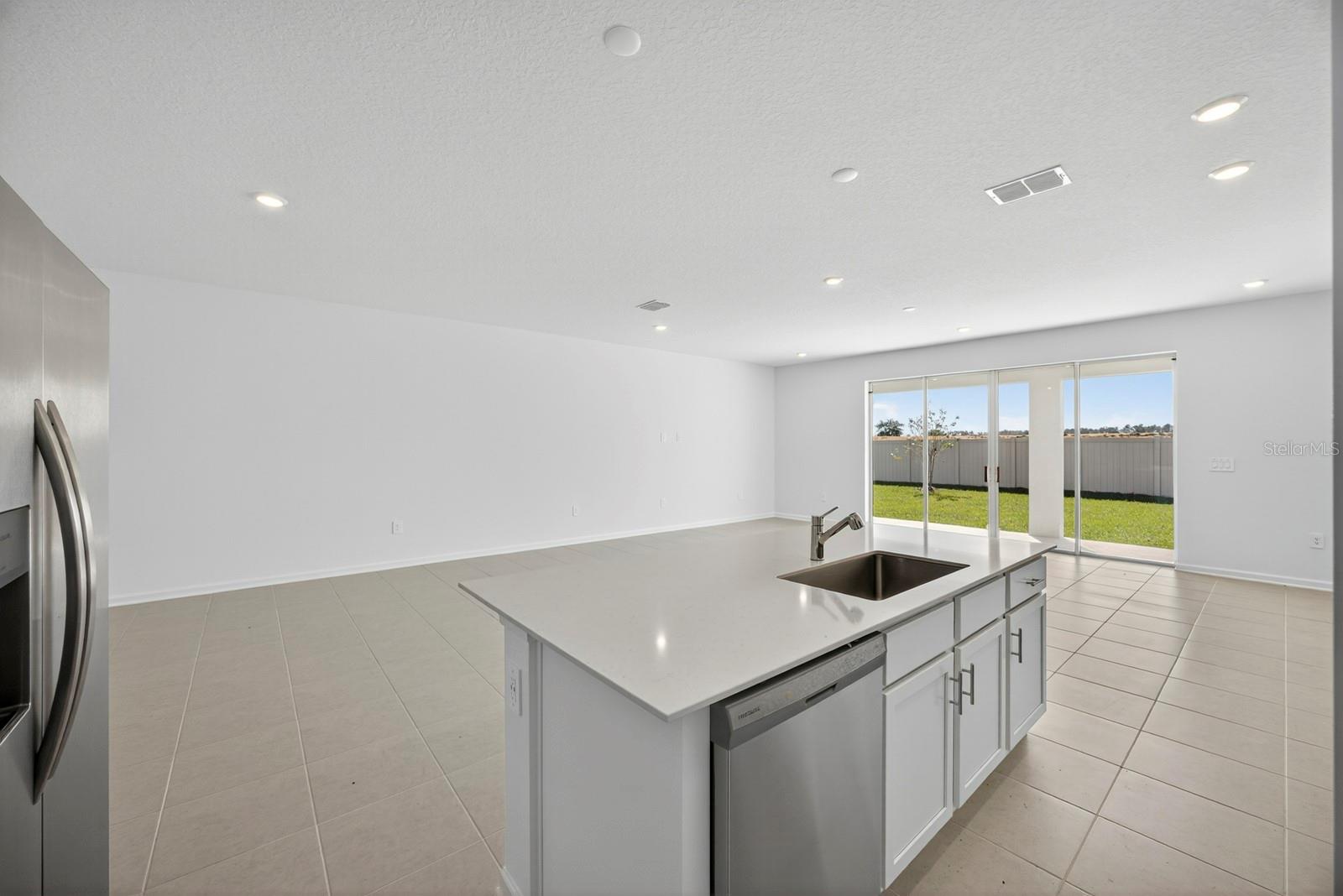 Image 6 of 44 For 3084 Armstrong Avenue