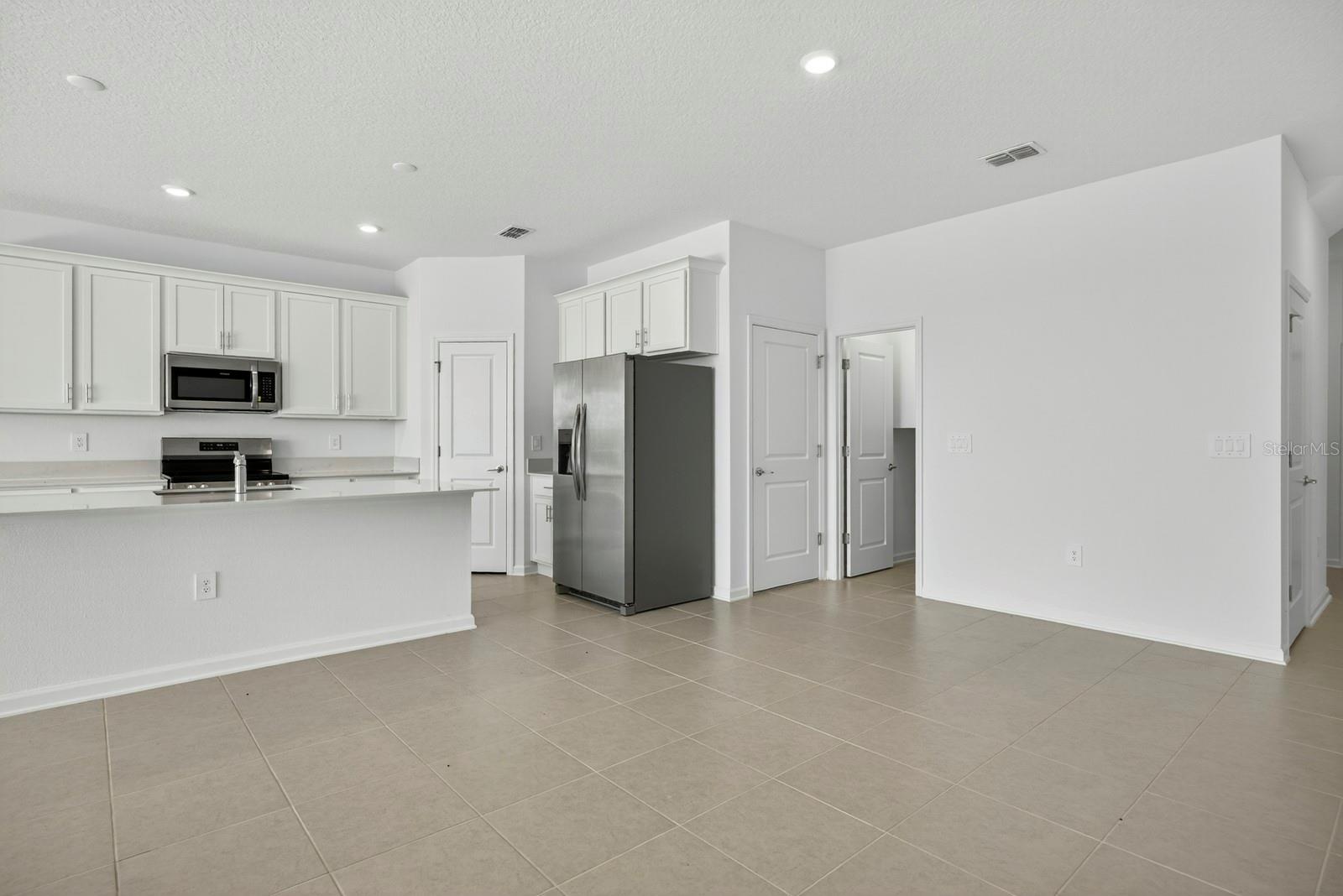 Image 7 of 44 For 3084 Armstrong Avenue