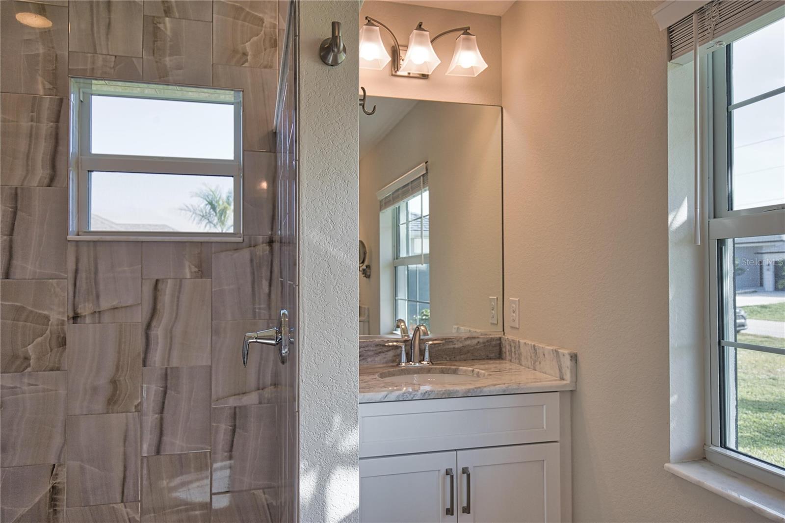 Image 22 of 37 For 916 Boundary Boulevard