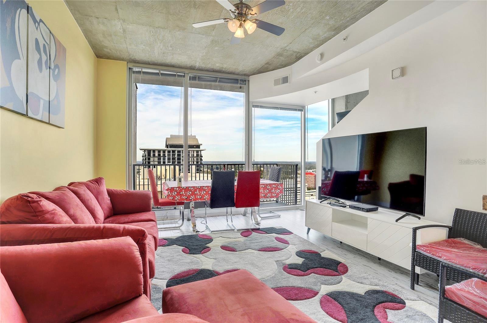 Image 7 of 16 For 155 Court Avenue 2604