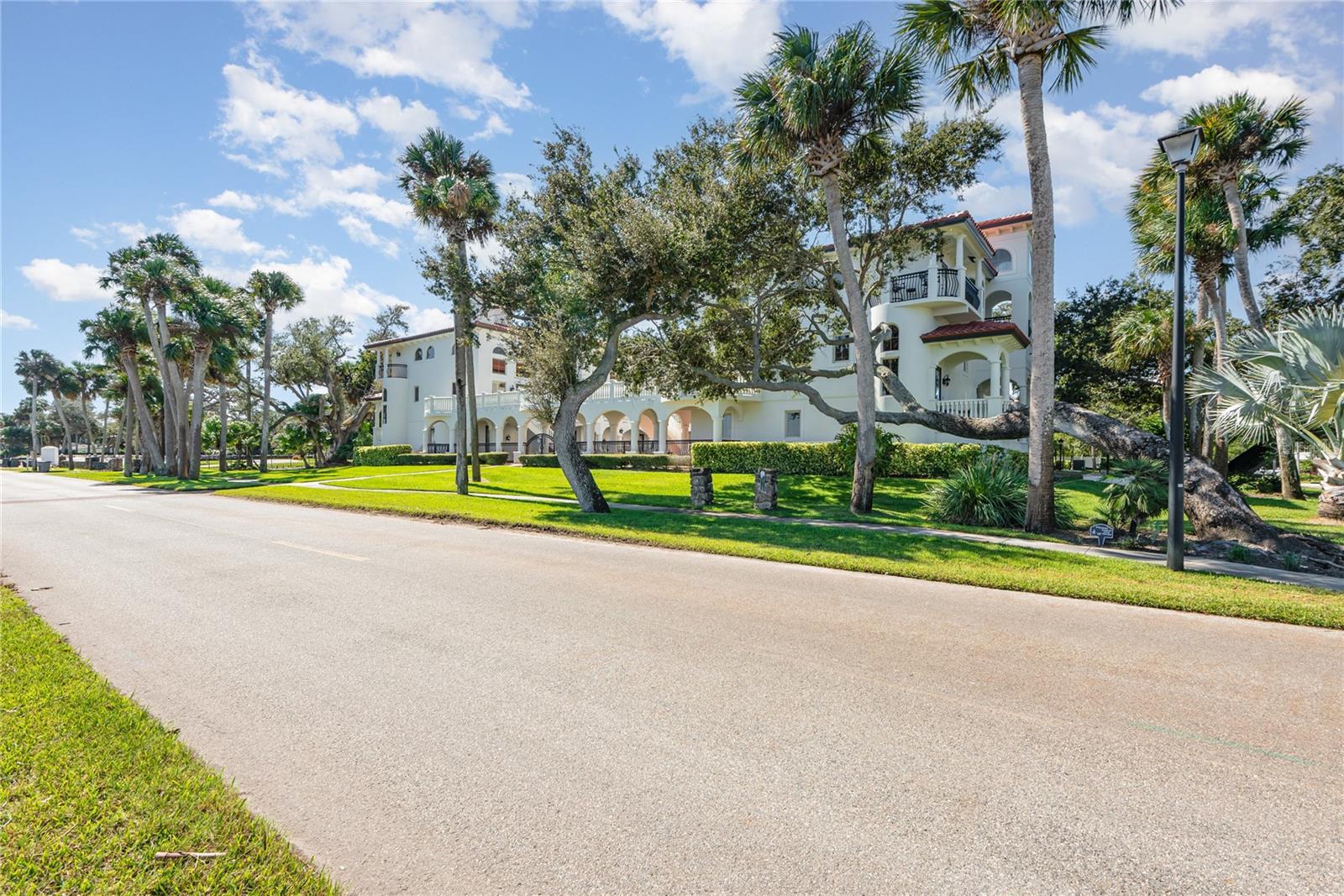 Image 53 of 62 For 5090 Riverside Drive 103