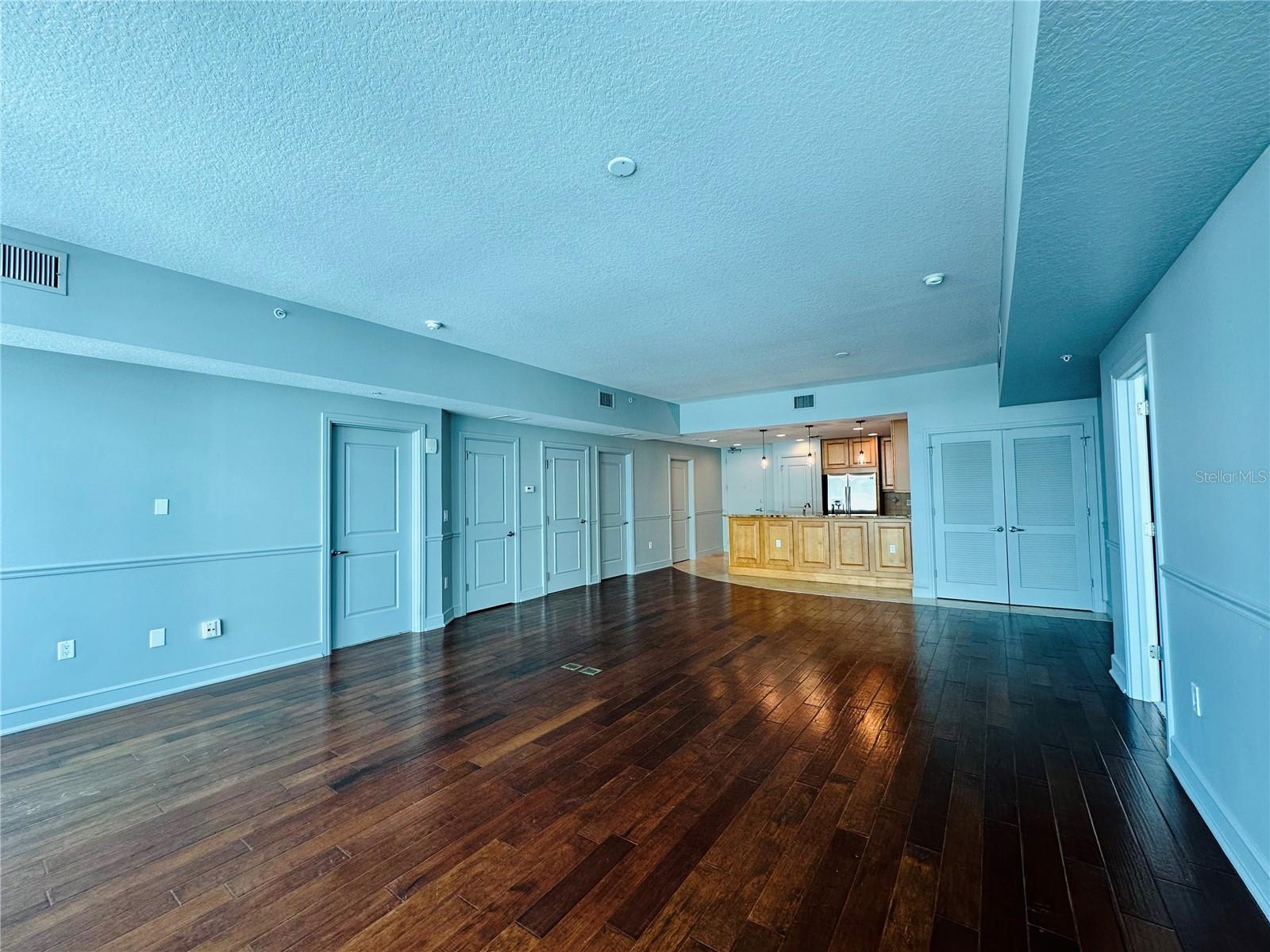 Image 17 of 56 For 101 Eola Drive 1209