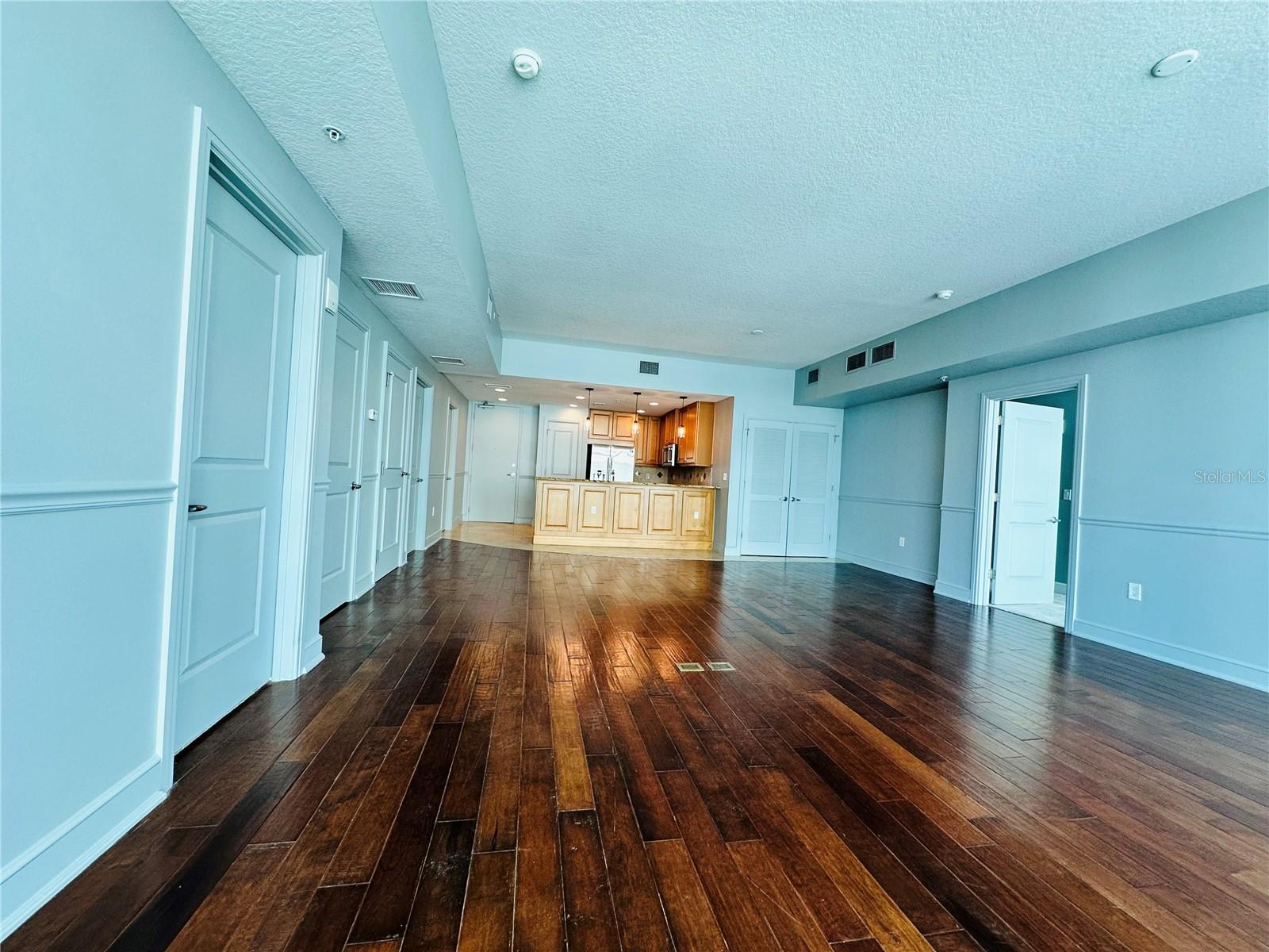 Image 18 of 56 For 101 Eola Drive 1209