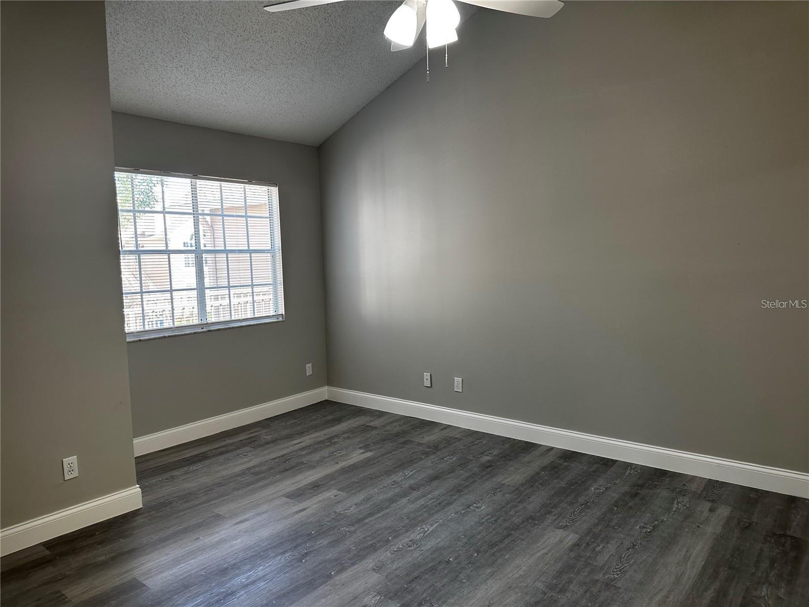 Image 29 of 39 For 652 Roaring Drive 234