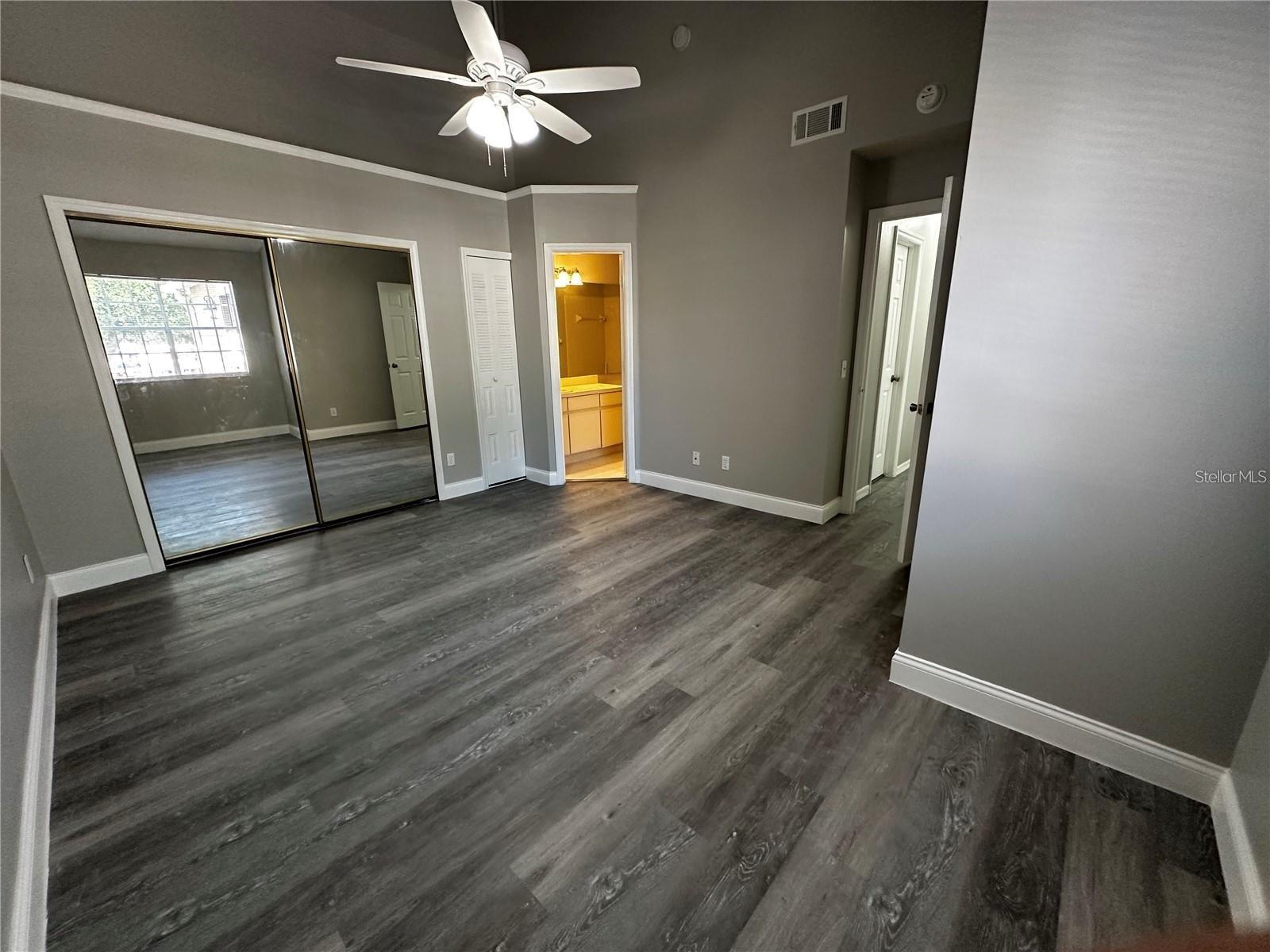 Image 32 of 39 For 652 Roaring Drive 234