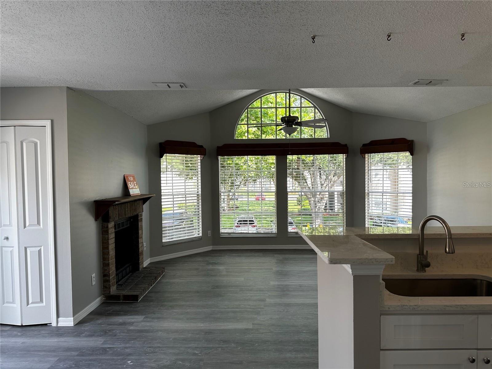 Image 5 of 39 For 652 Roaring Drive 234