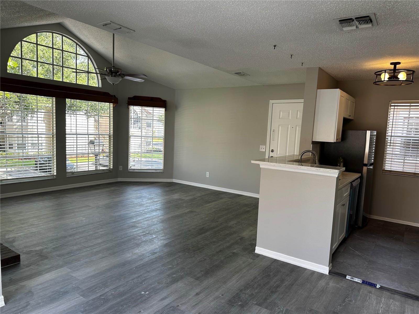 Image 8 of 39 For 652 Roaring Drive 234