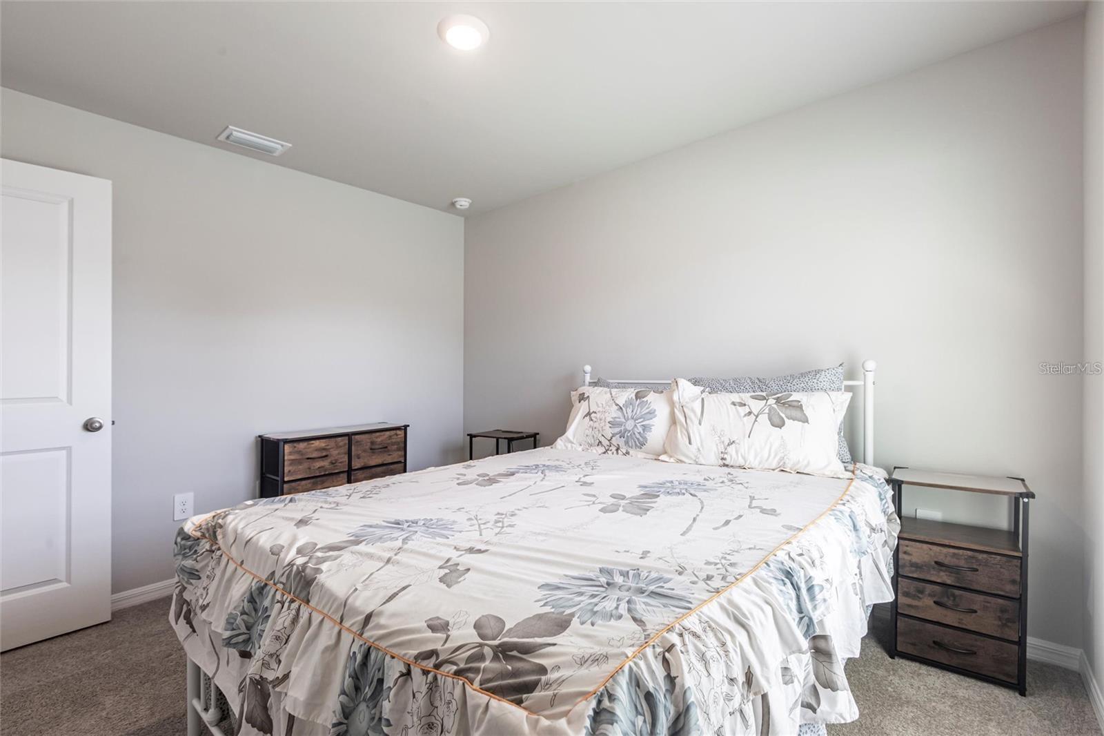 Image 17 of 22 For 2554 Lakeshore Circle