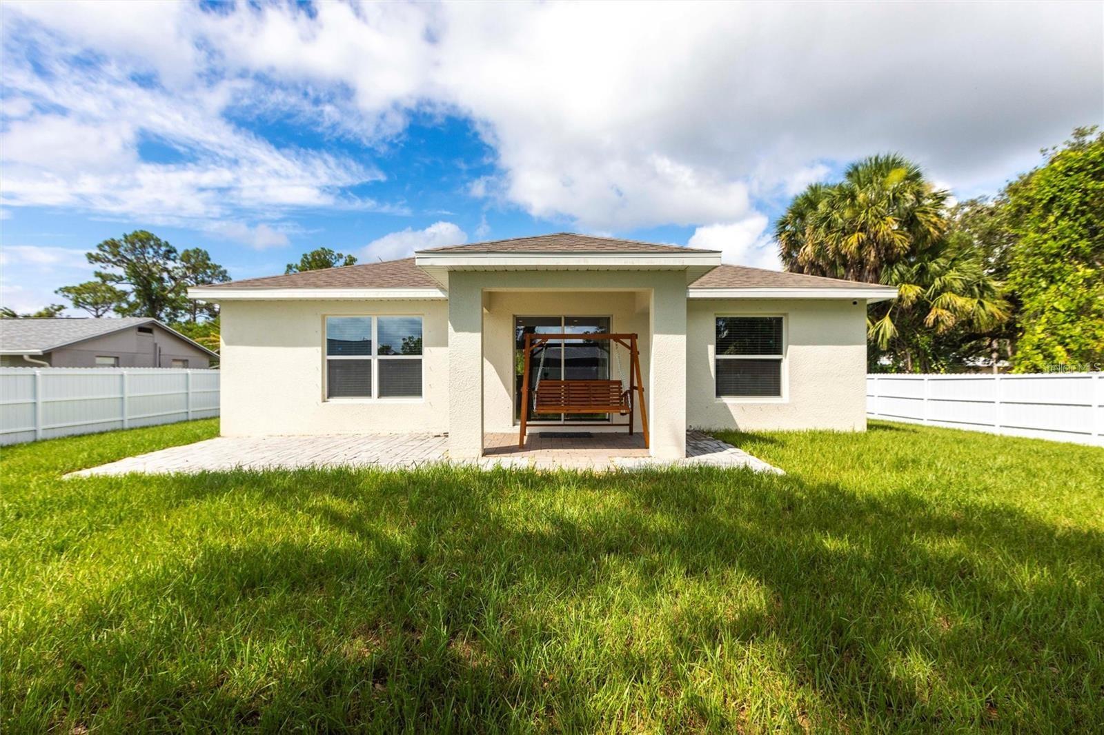 Image 21 of 22 For 2554 Lakeshore Circle