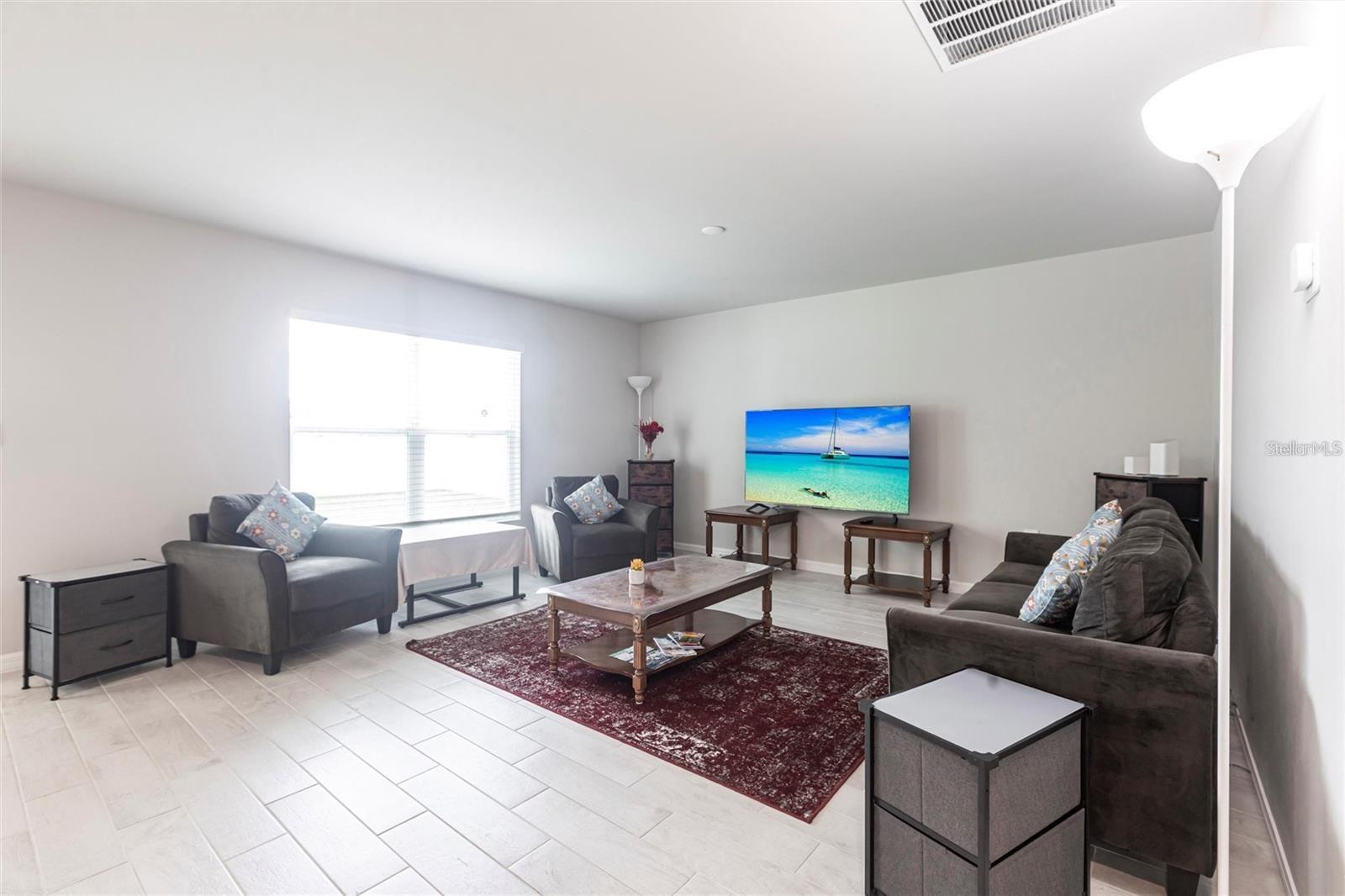 Image 7 of 22 For 2554 Lakeshore Circle