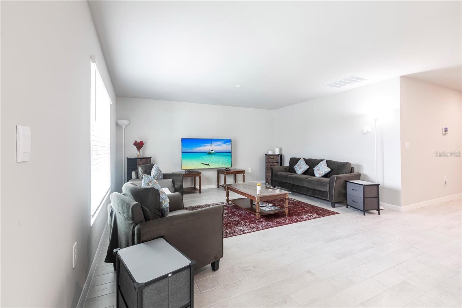 Image 8 of 22 For 2554 Lakeshore Circle