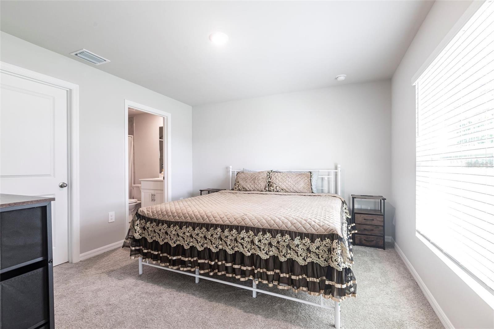 Image 9 of 22 For 2554 Lakeshore Circle