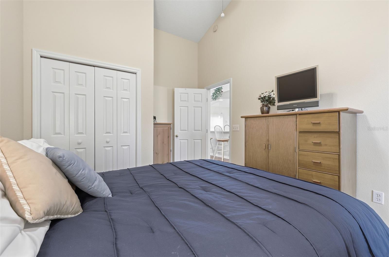 Image 13 of 25 For 1211 Challenger Avenue