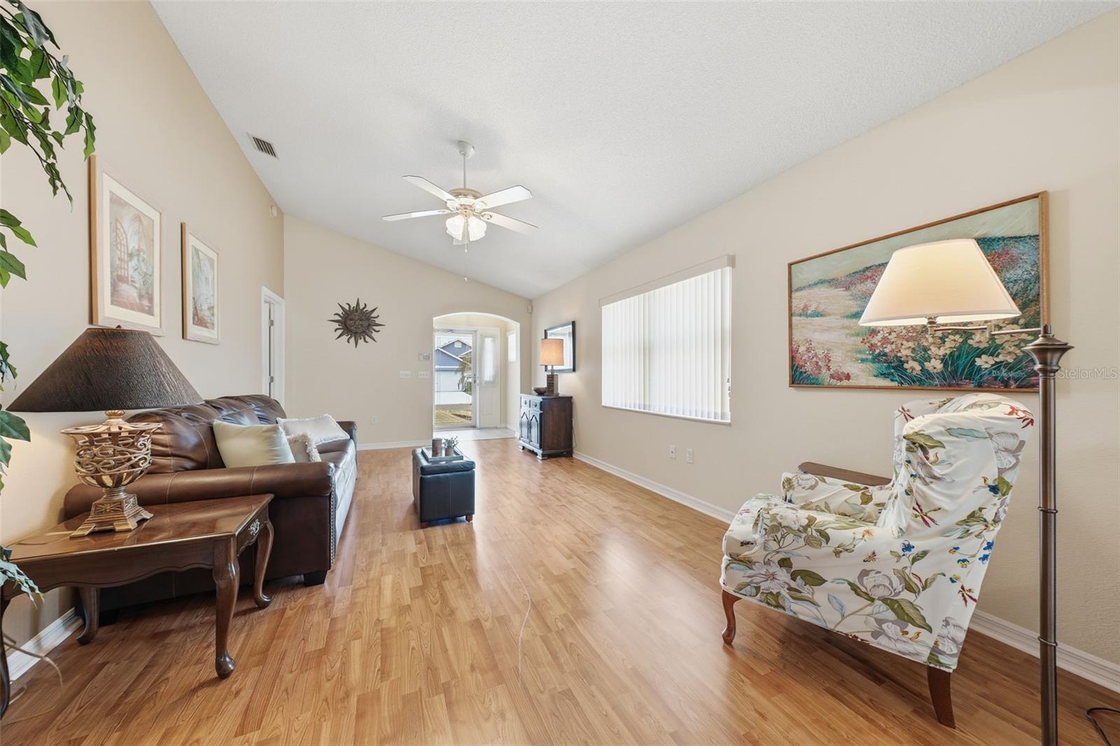 Image 4 of 25 For 1211 Challenger Avenue