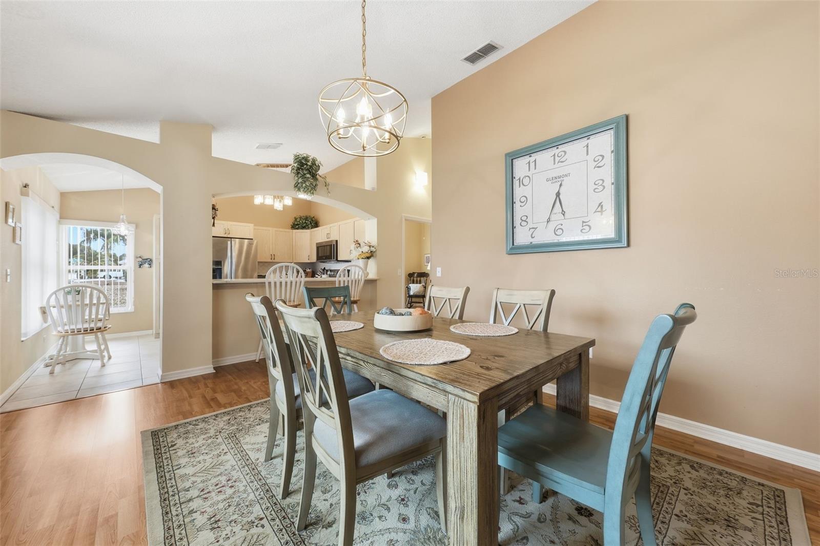 Image 7 of 25 For 1211 Challenger Avenue