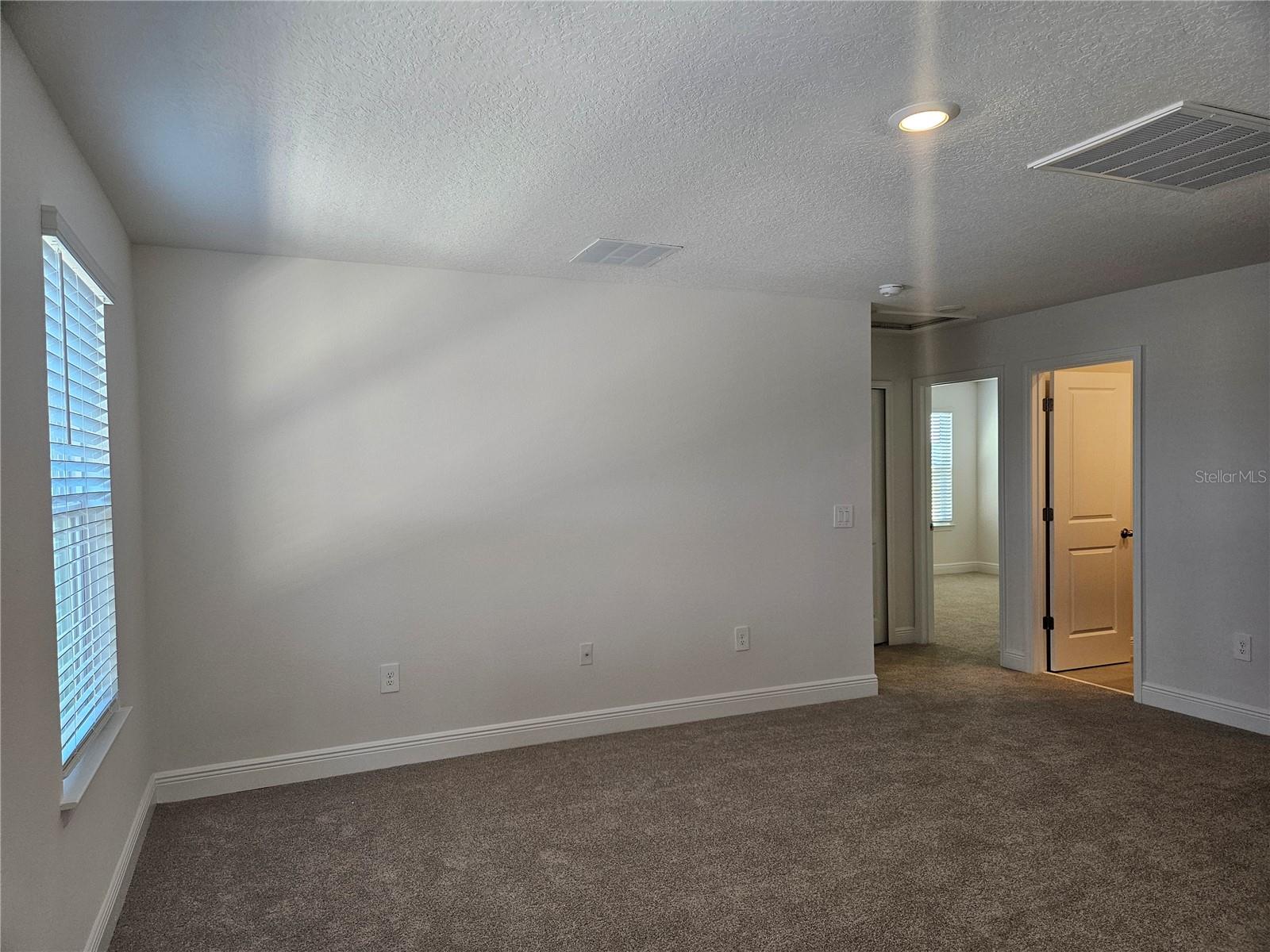 Image 21 of 39 For 827 Sunshower Drive