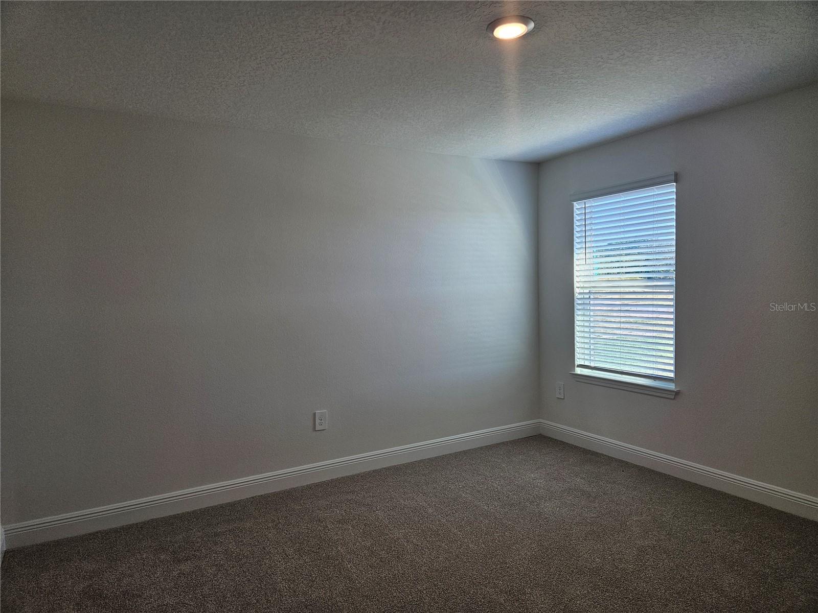 Image 26 of 39 For 827 Sunshower Drive