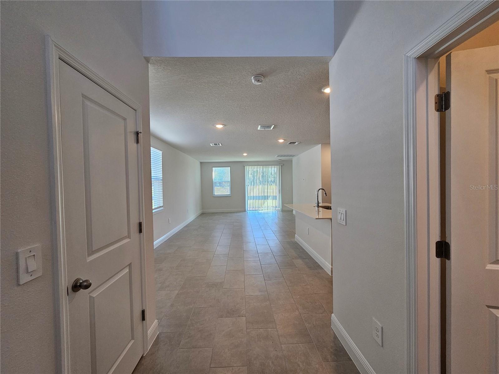 Image 4 of 39 For 827 Sunshower Drive