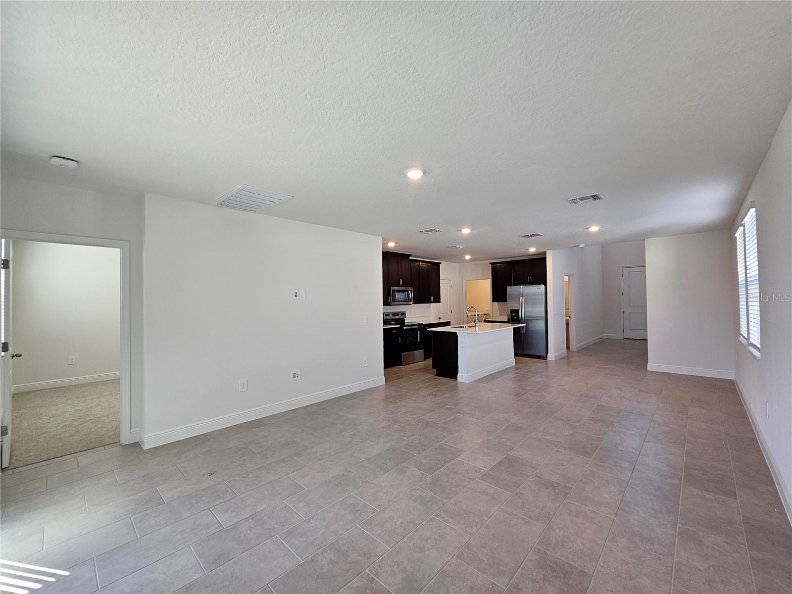 Image 8 of 39 For 827 Sunshower Drive