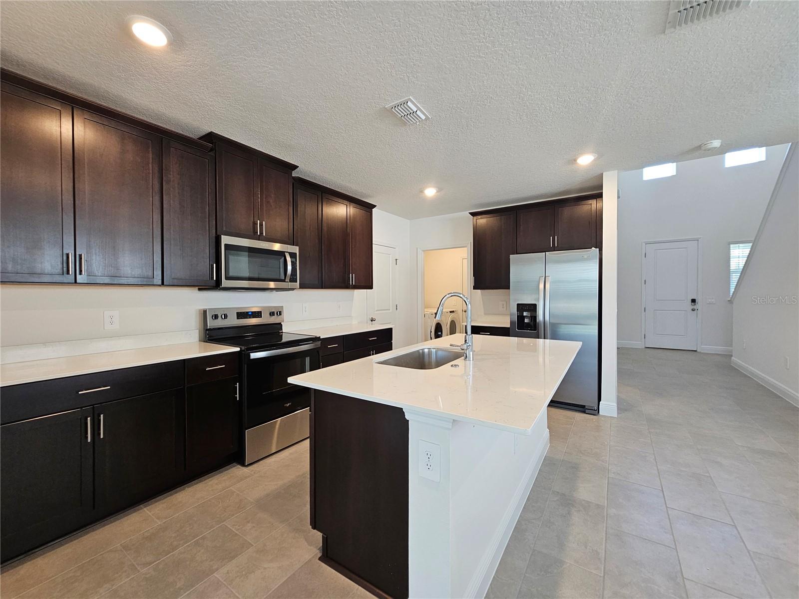 Image 9 of 39 For 827 Sunshower Drive