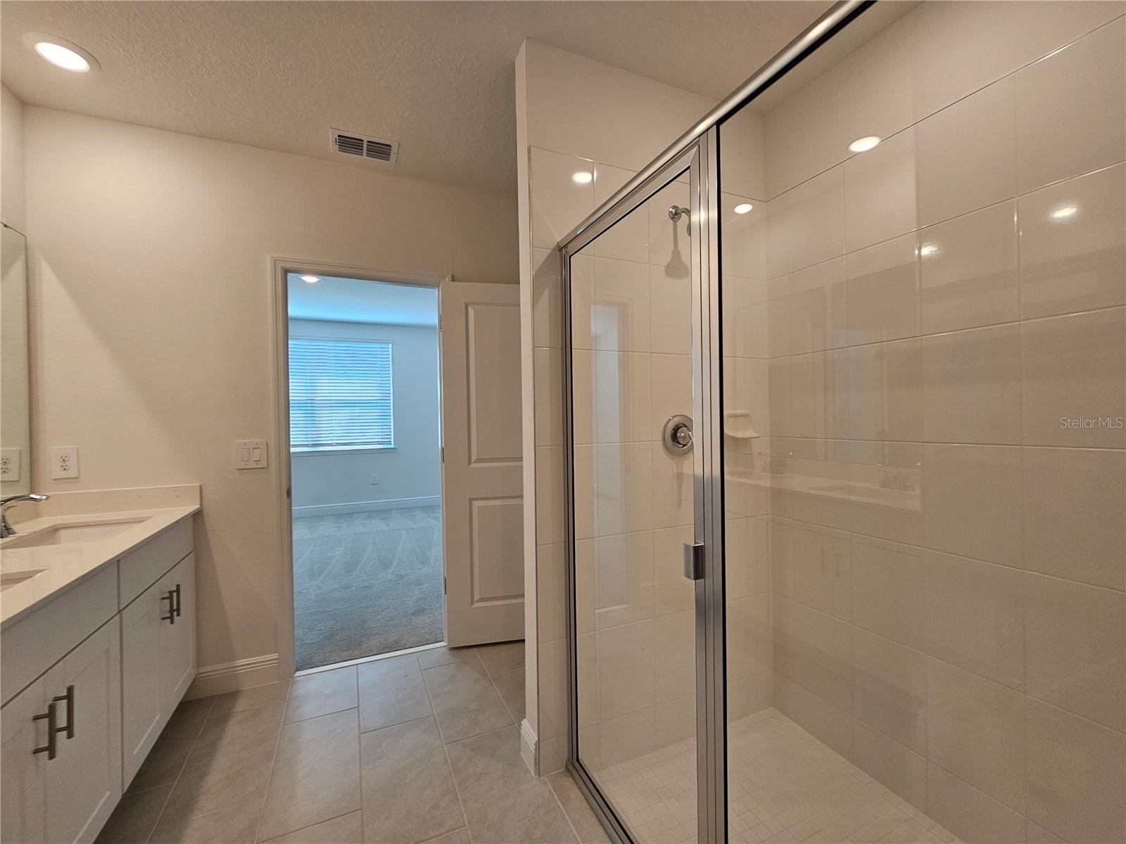 Image 16 of 43 For 823 Sunshower Drive