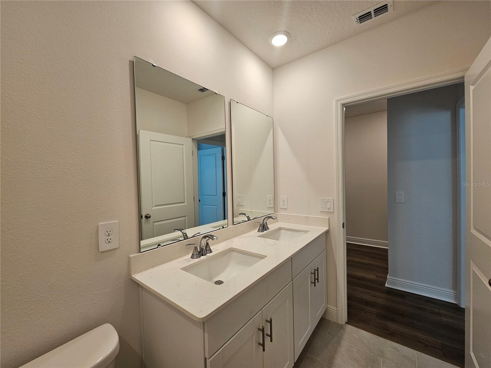 Image 25 of 43 For 823 Sunshower Drive