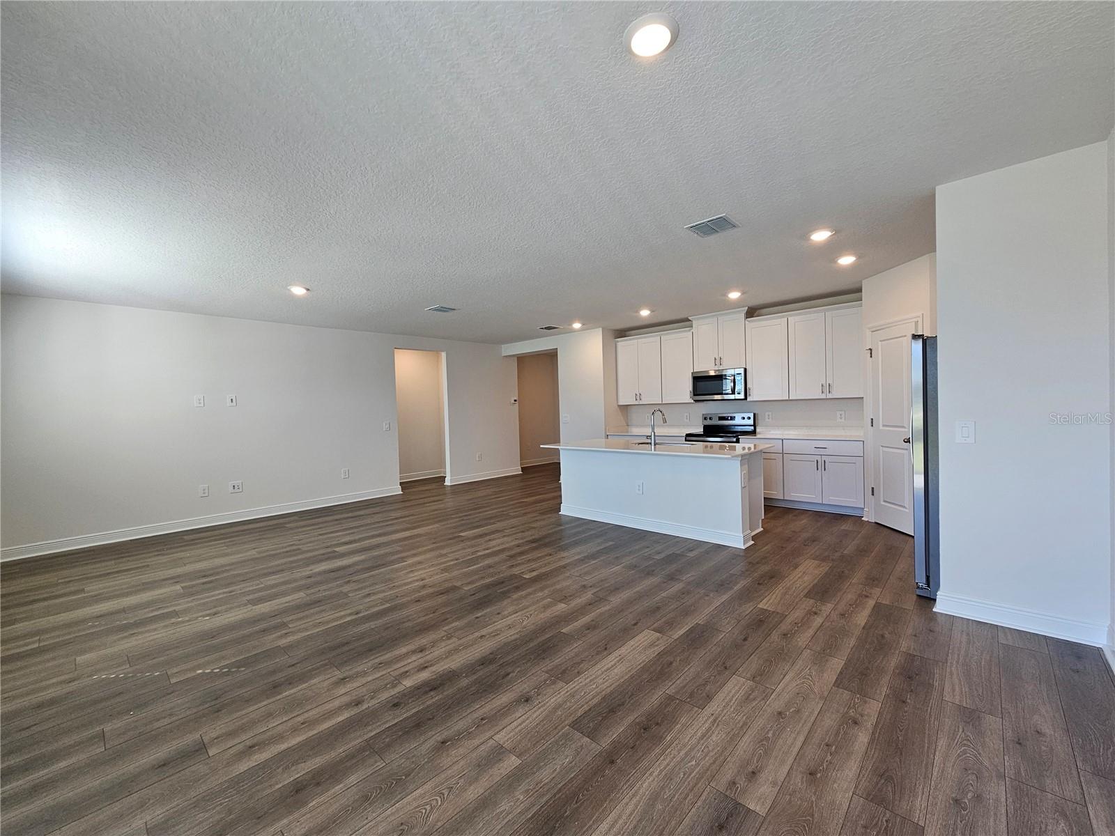 Image 7 of 43 For 823 Sunshower Drive