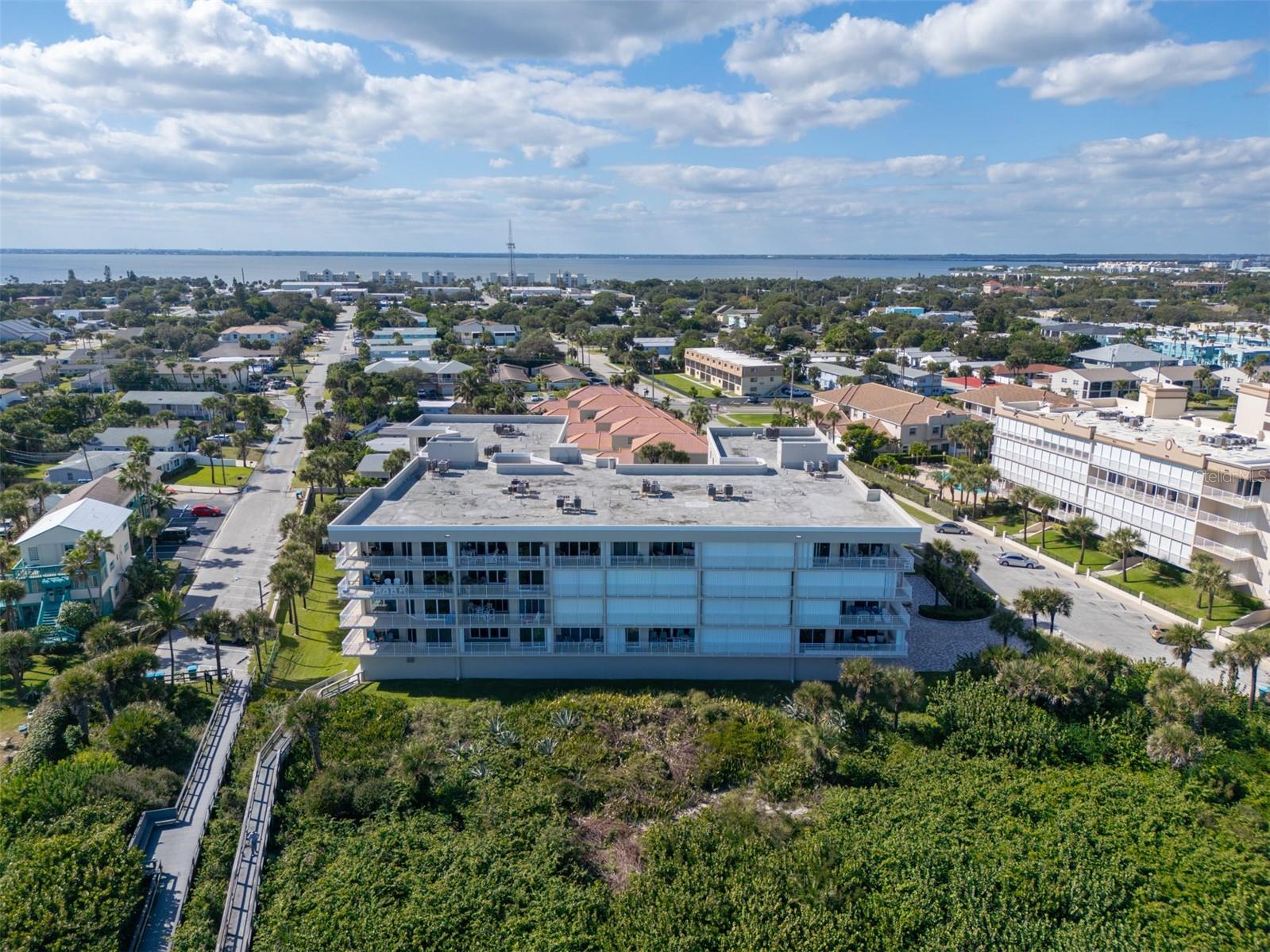 Image 16 of 49 For 425 Buchanan Avenue 201