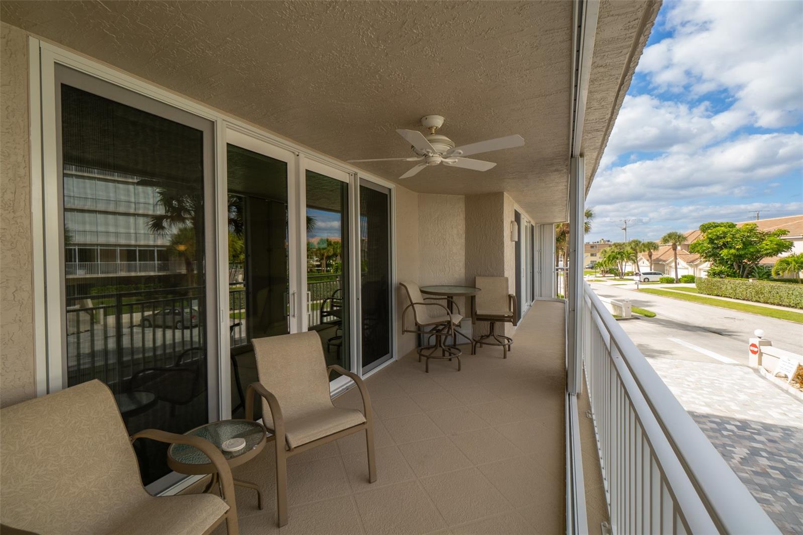 Image 20 of 49 For 425 Buchanan Avenue 201