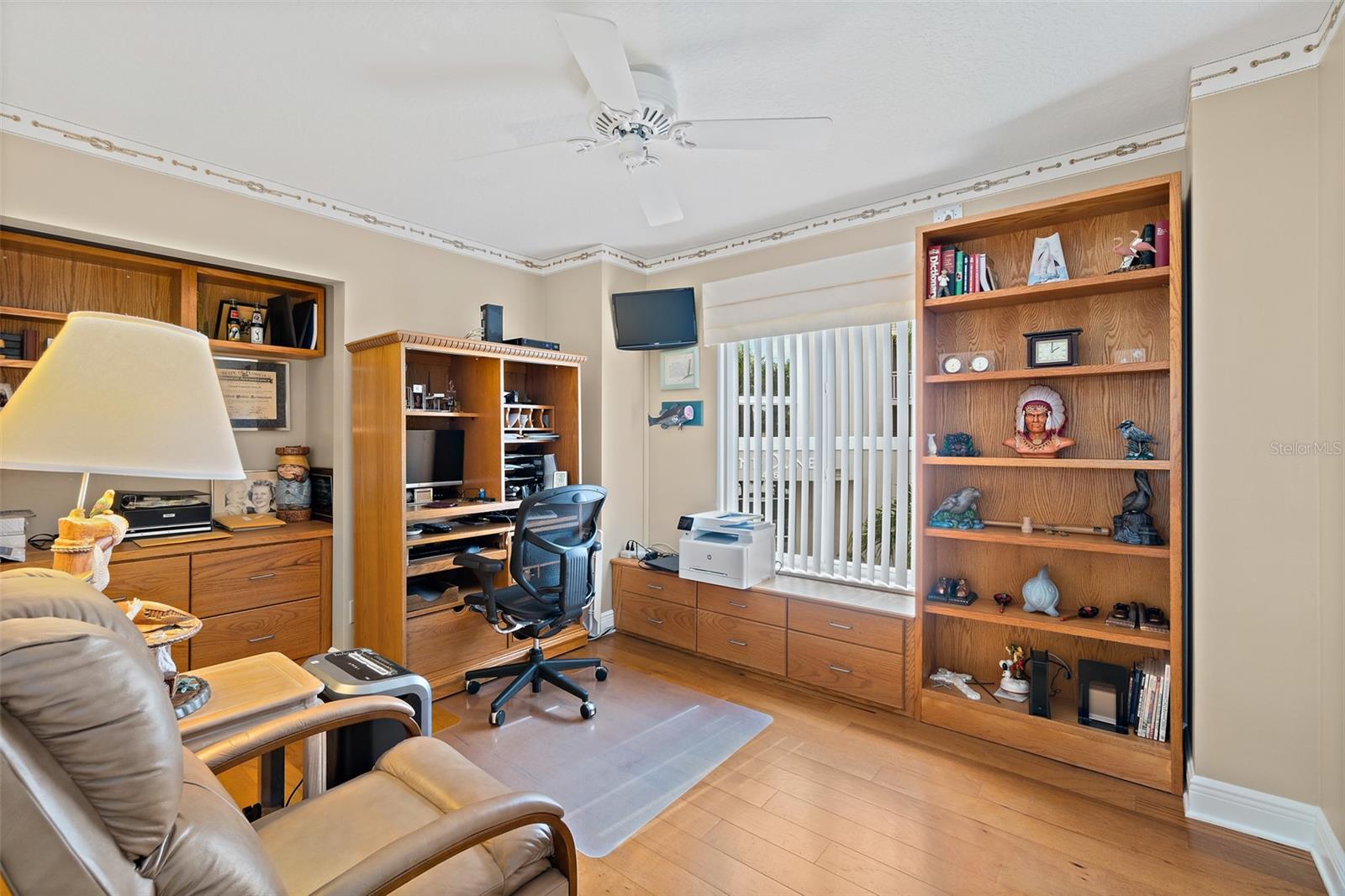 Image 22 of 49 For 425 Buchanan Avenue 201