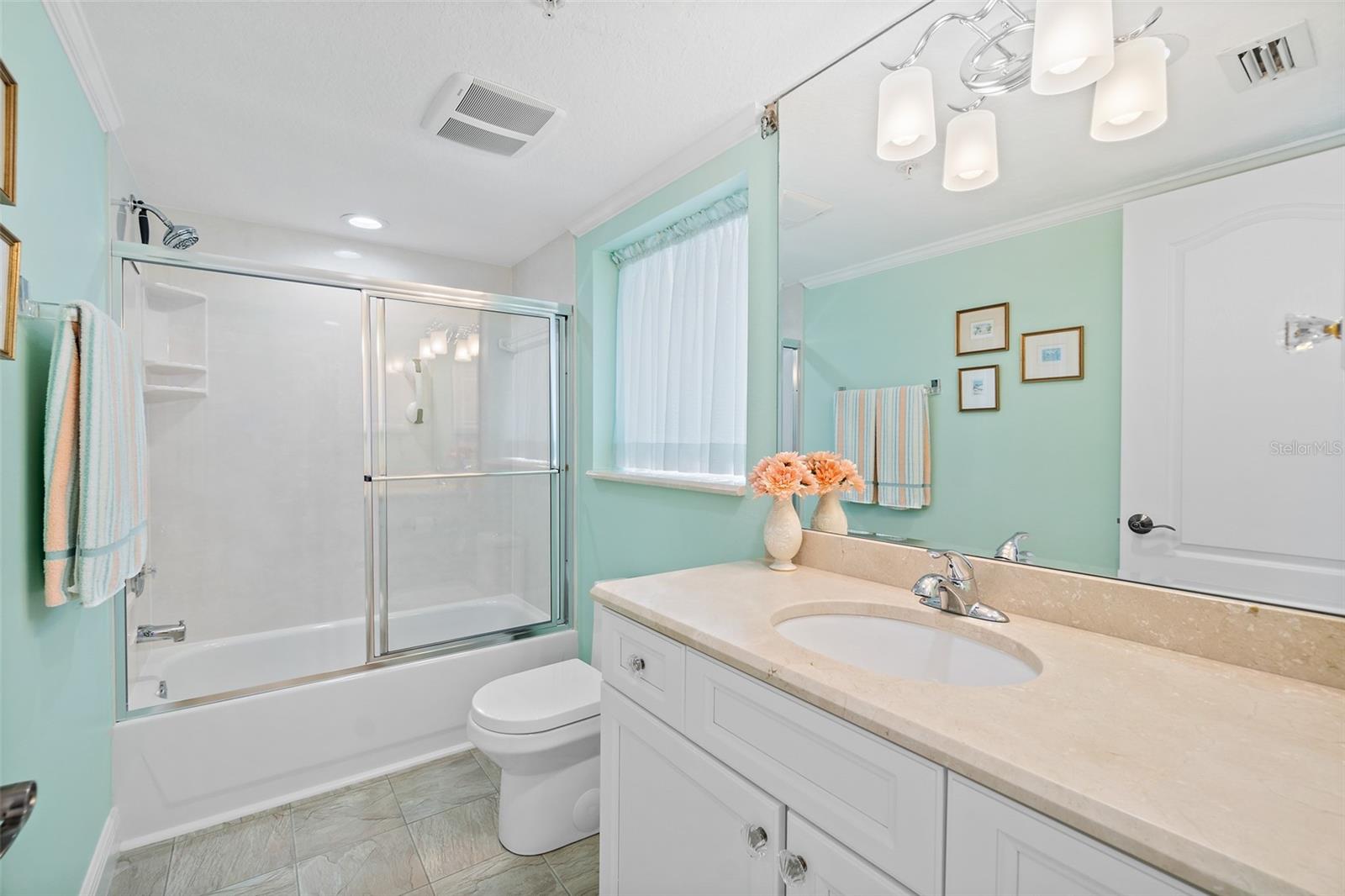 Image 25 of 49 For 425 Buchanan Avenue 201