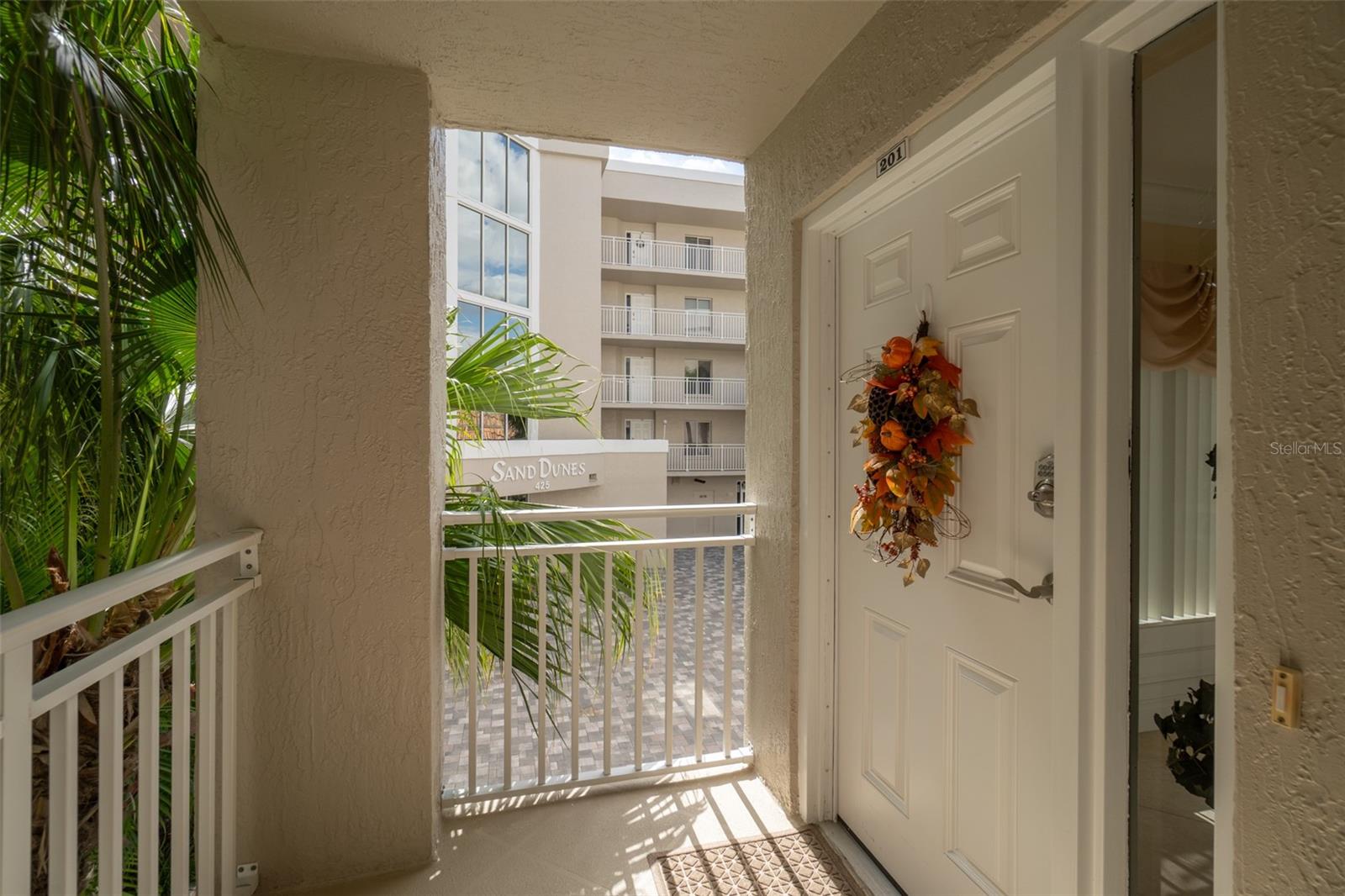 Image 37 of 49 For 425 Buchanan Avenue 201