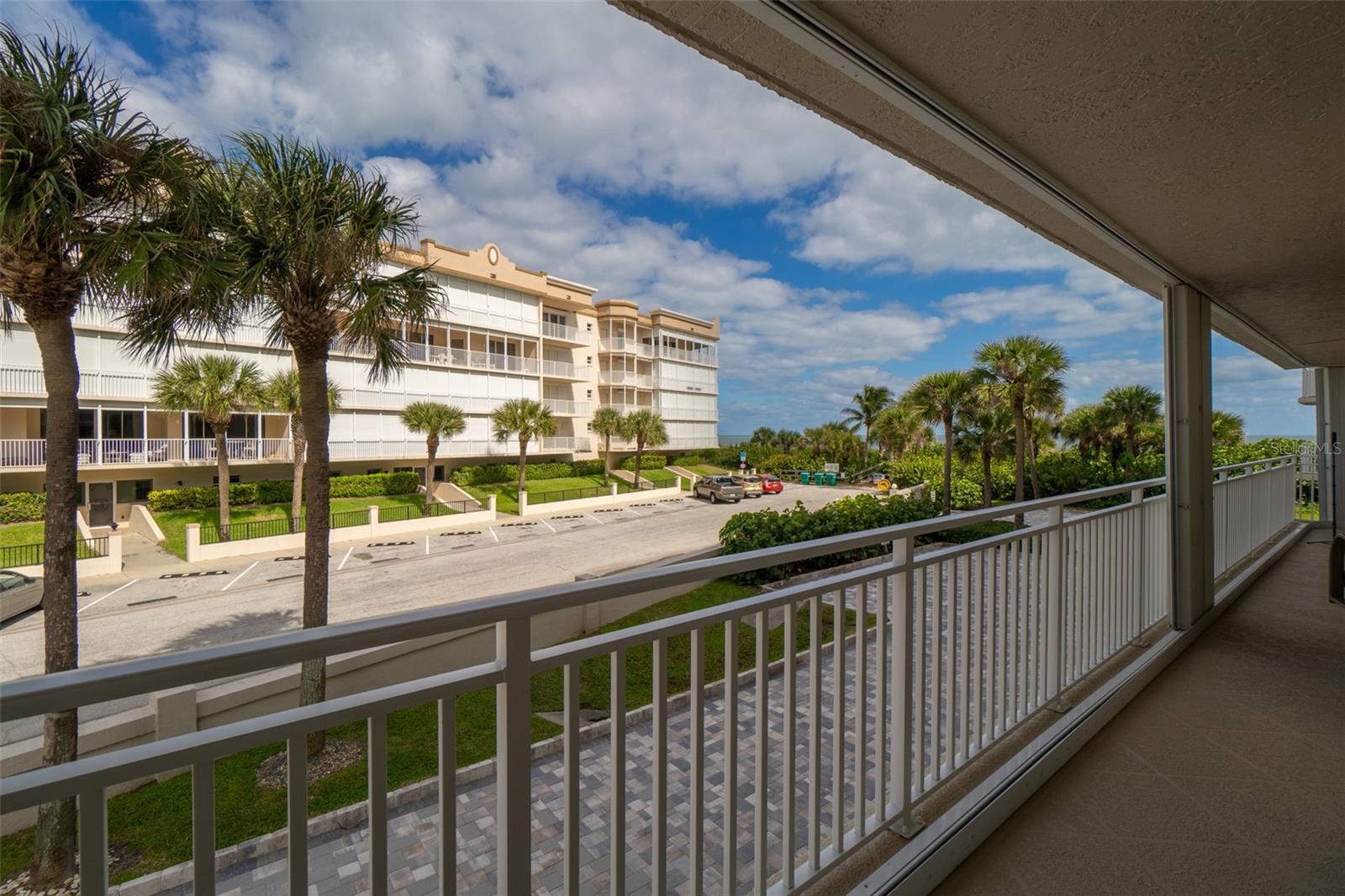 Image 4 of 49 For 425 Buchanan Avenue 201