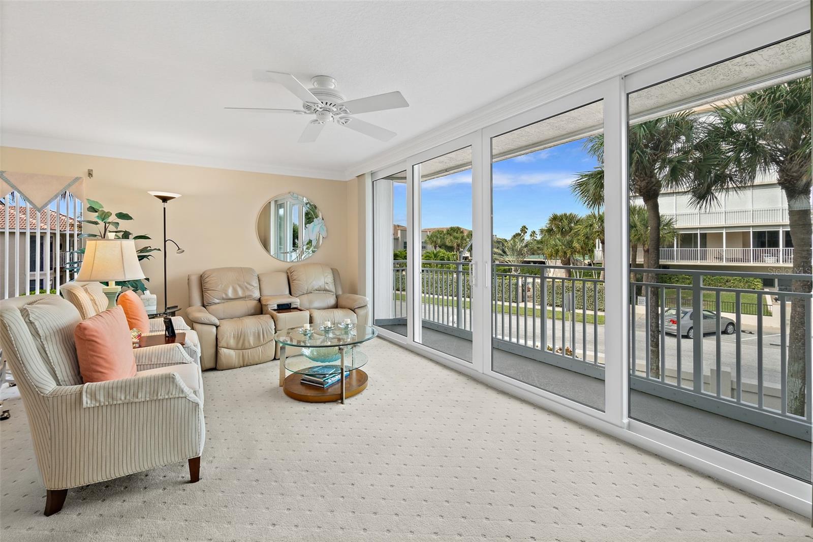 Image 8 of 49 For 425 Buchanan Avenue 201