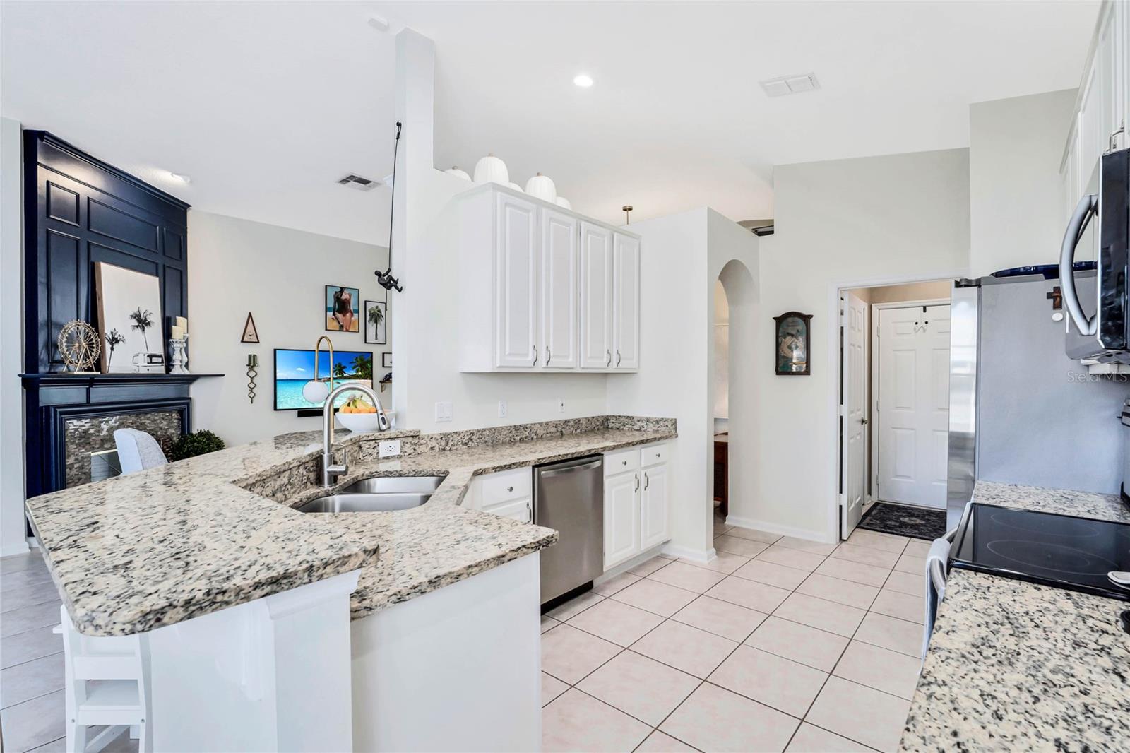 Image 17 of 37 For 4713 Windsor Avenue