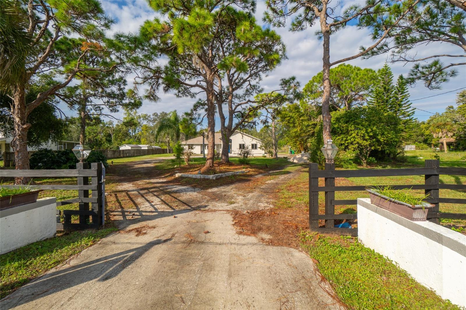 Image 12 of 42 For 5775 Broad Acres Street