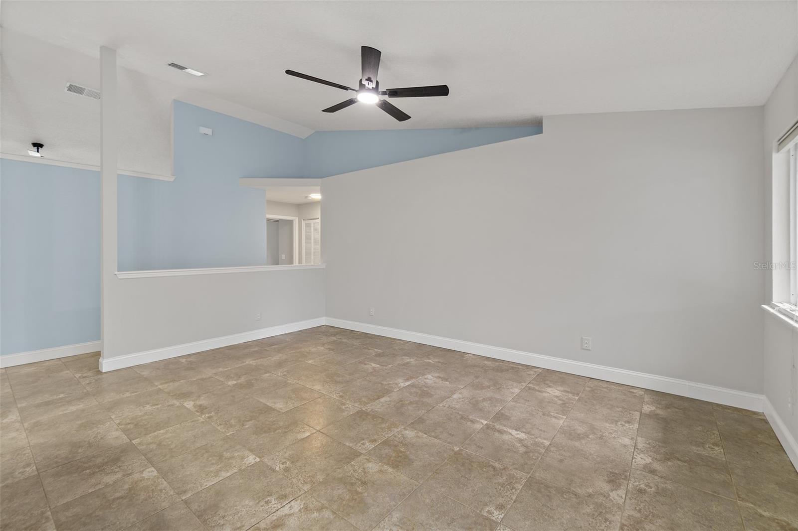 Image 23 of 42 For 5775 Broad Acres Street