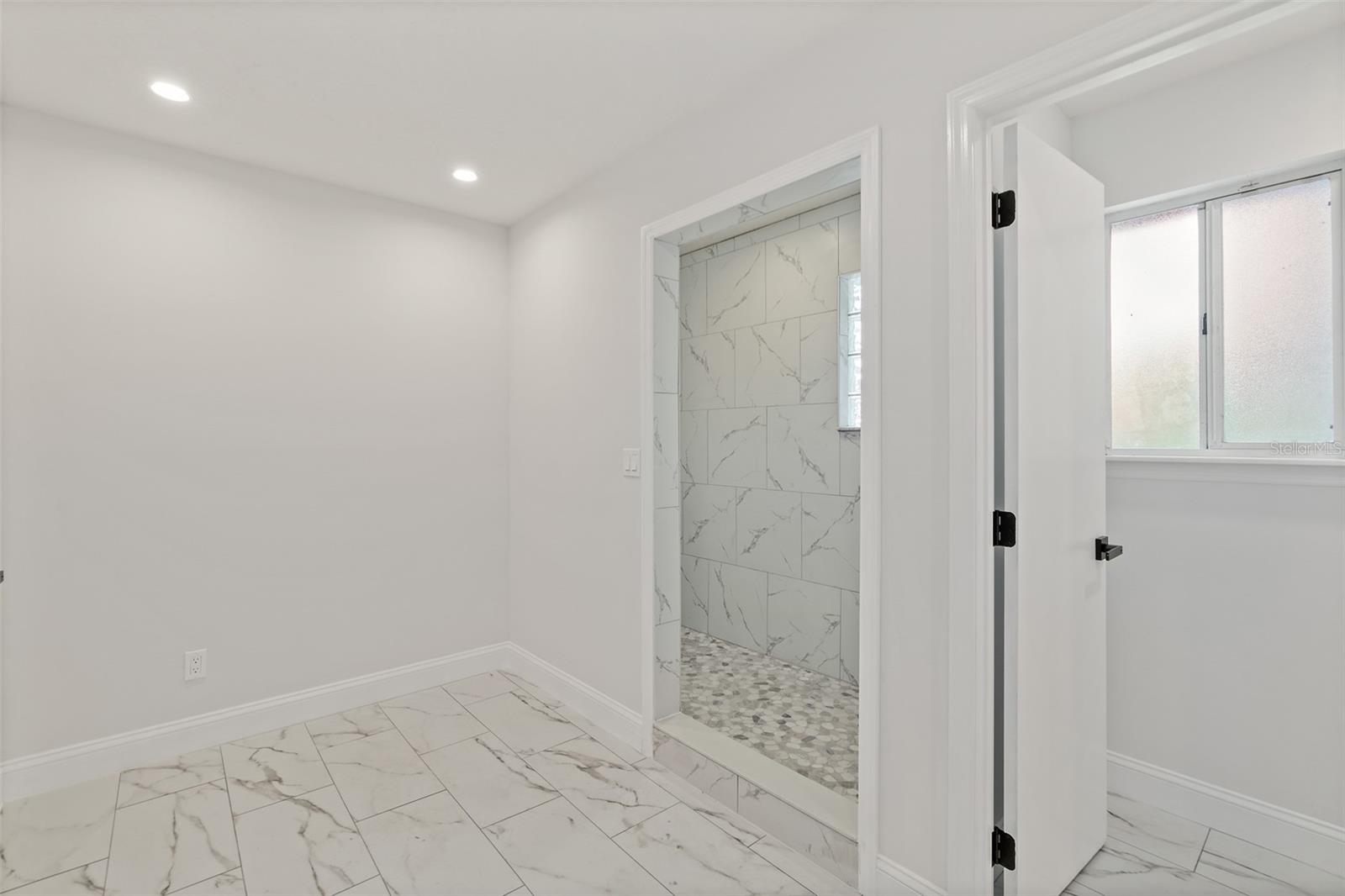 Image 28 of 42 For 5775 Broad Acres Street