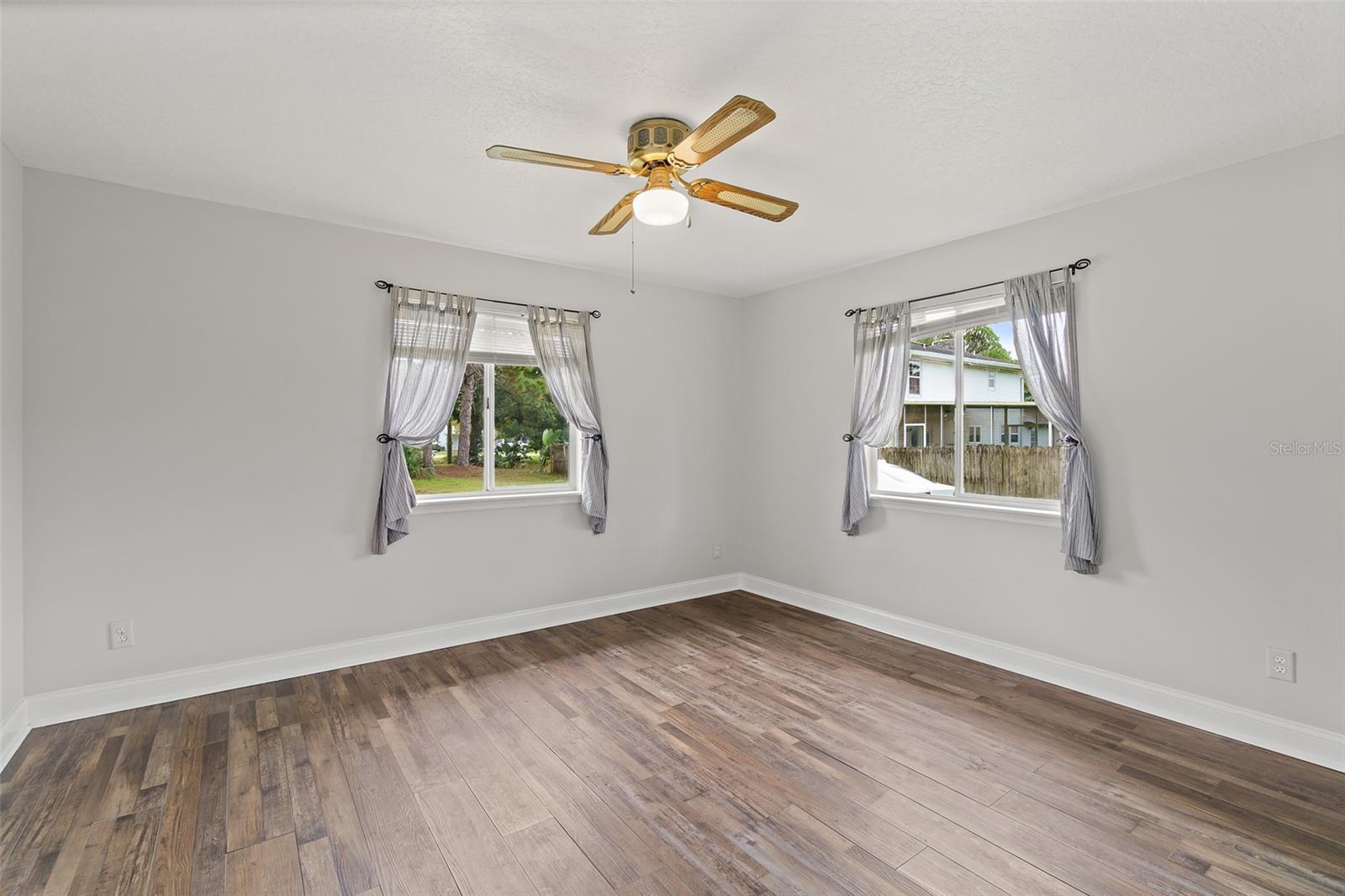 Image 32 of 42 For 5775 Broad Acres Street