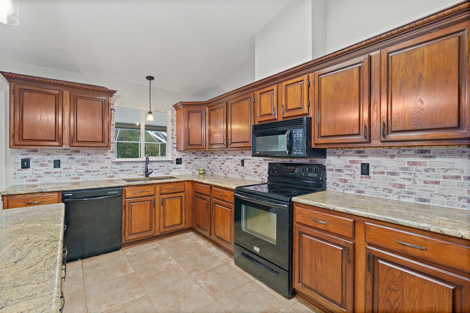 Image 6 of 42 For 5775 Broad Acres Street