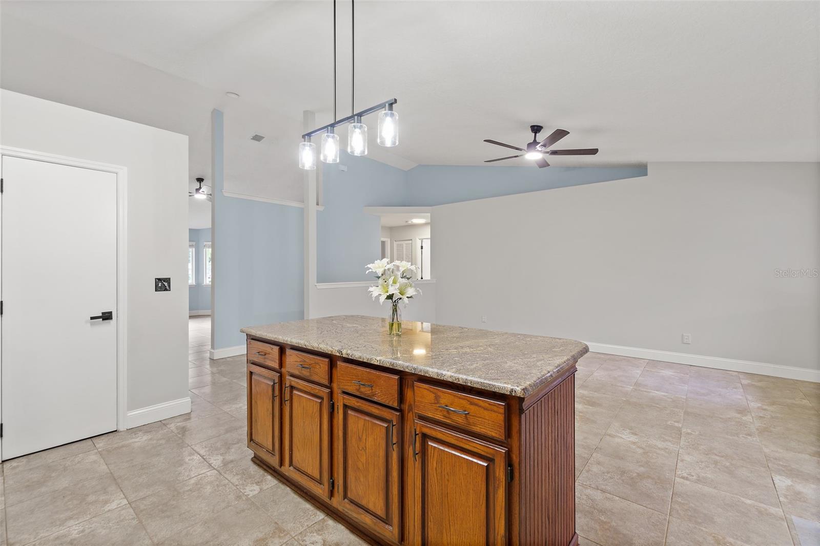 Image 7 of 42 For 5775 Broad Acres Street