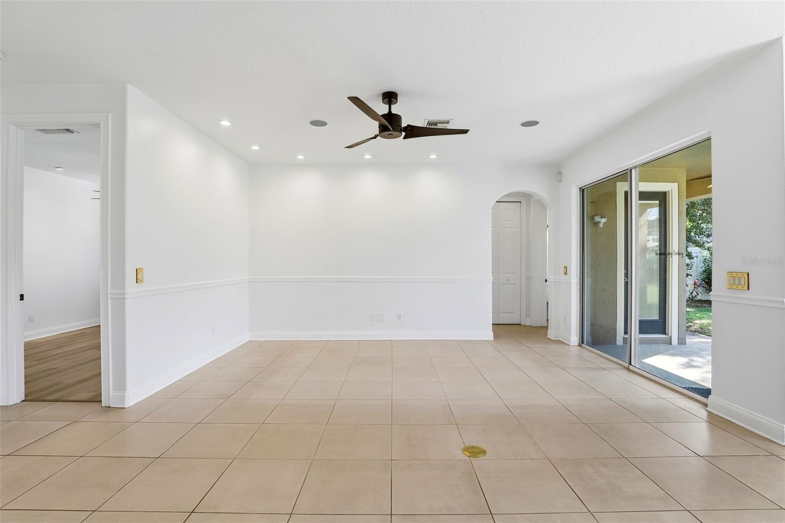 Image 16 of 58 For 93 Braelock Drive