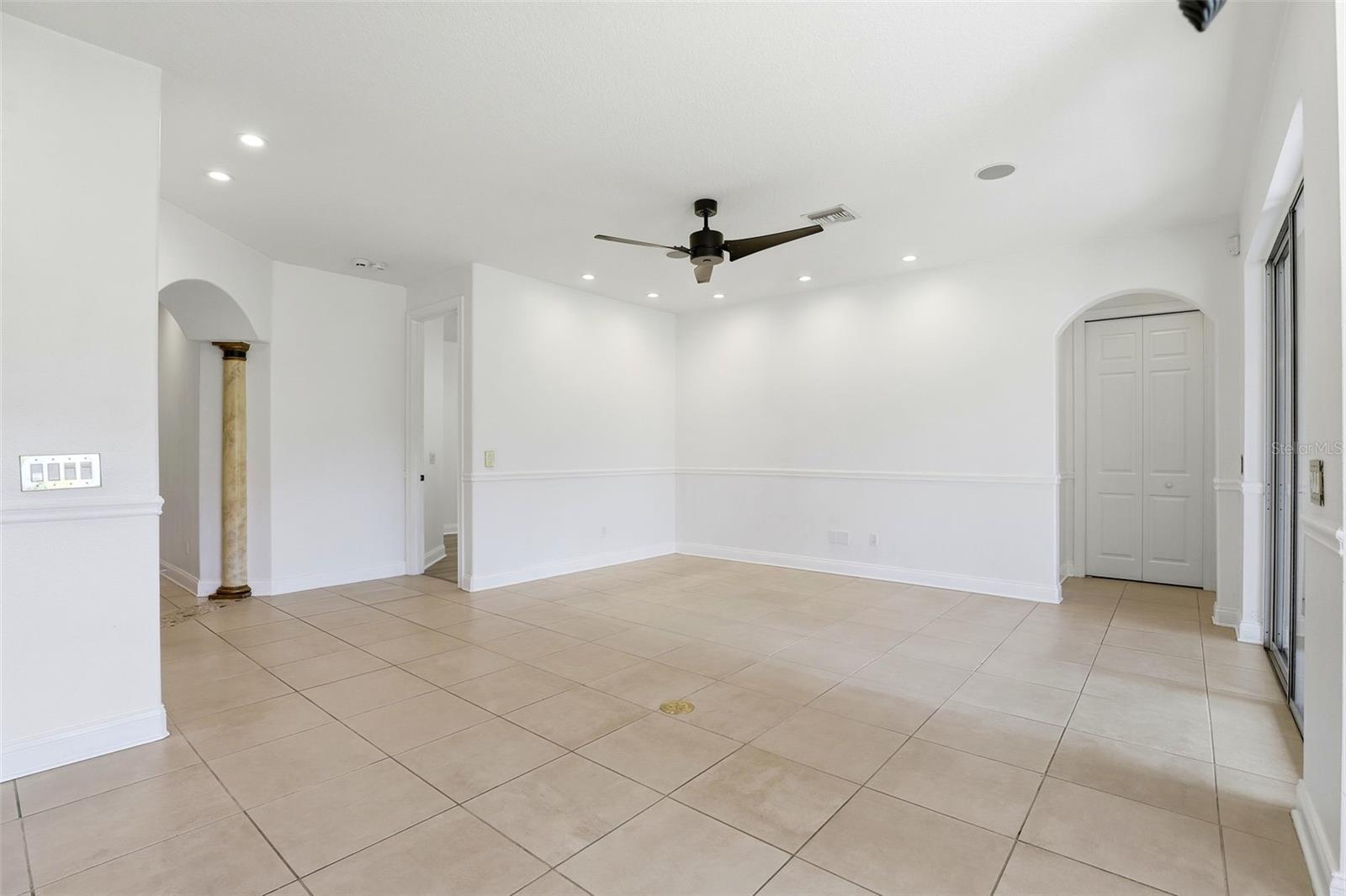 Image 17 of 58 For 93 Braelock Drive