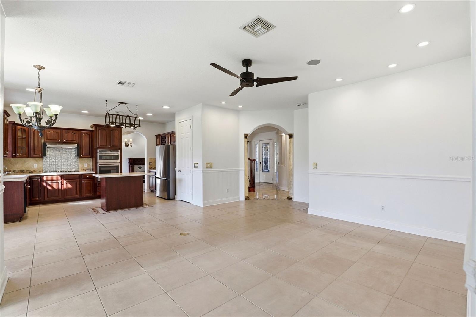 Image 18 of 58 For 93 Braelock Drive