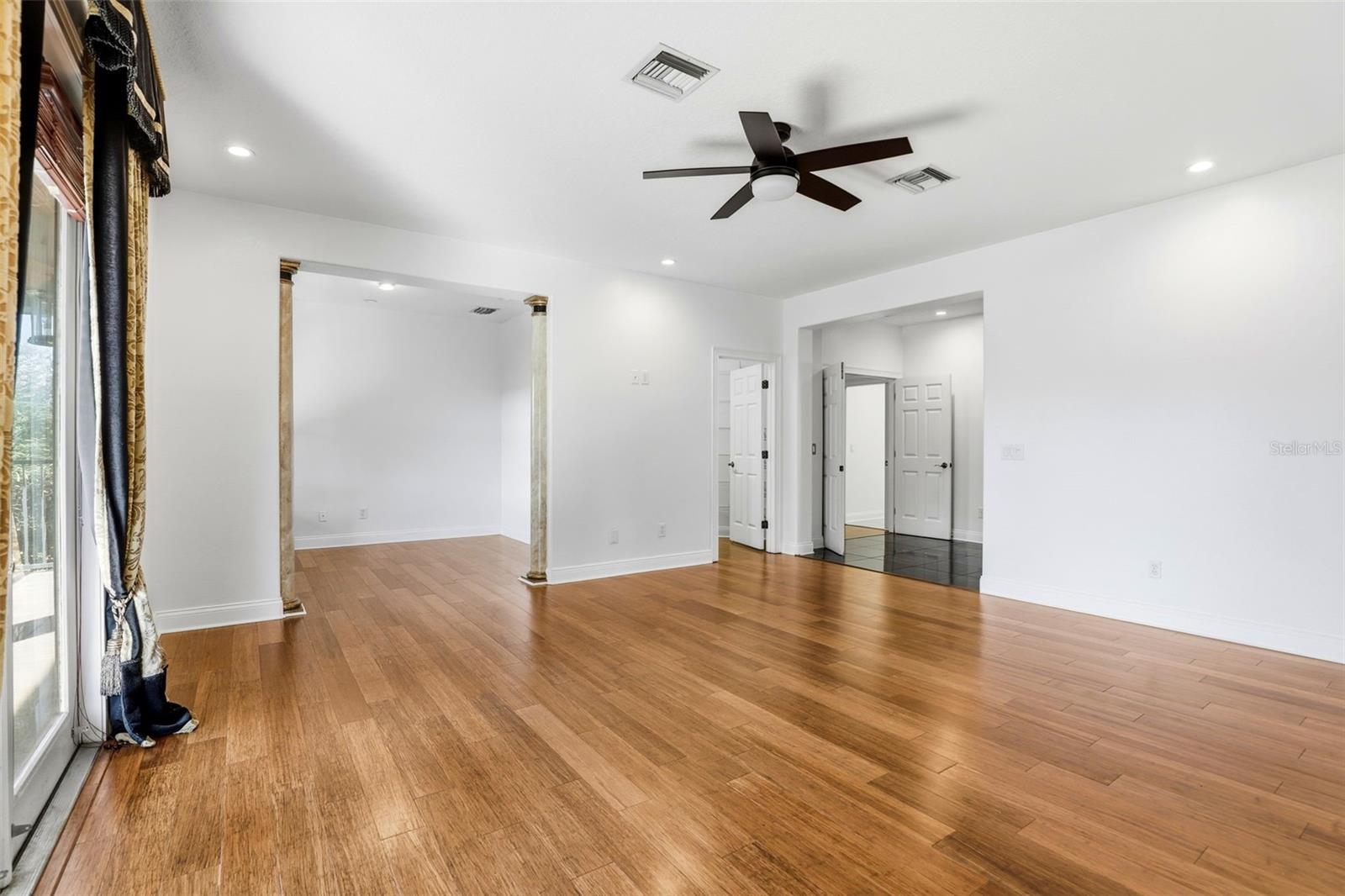 Image 24 of 58 For 93 Braelock Drive