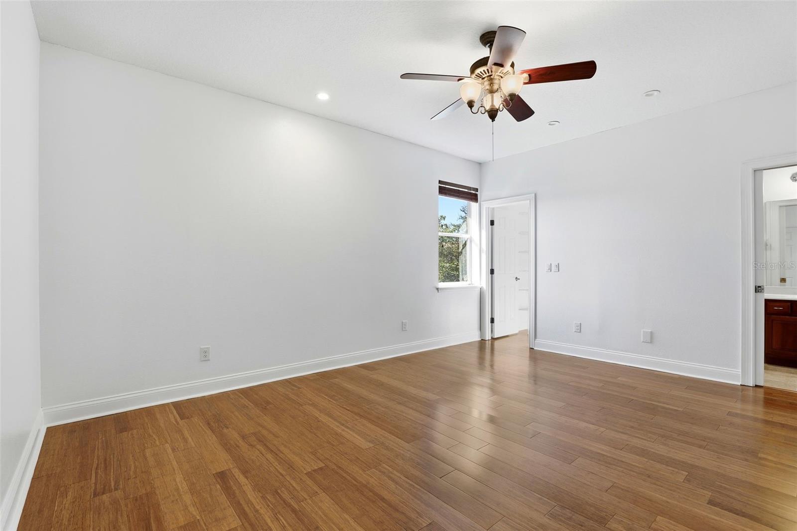 Image 34 of 58 For 93 Braelock Drive