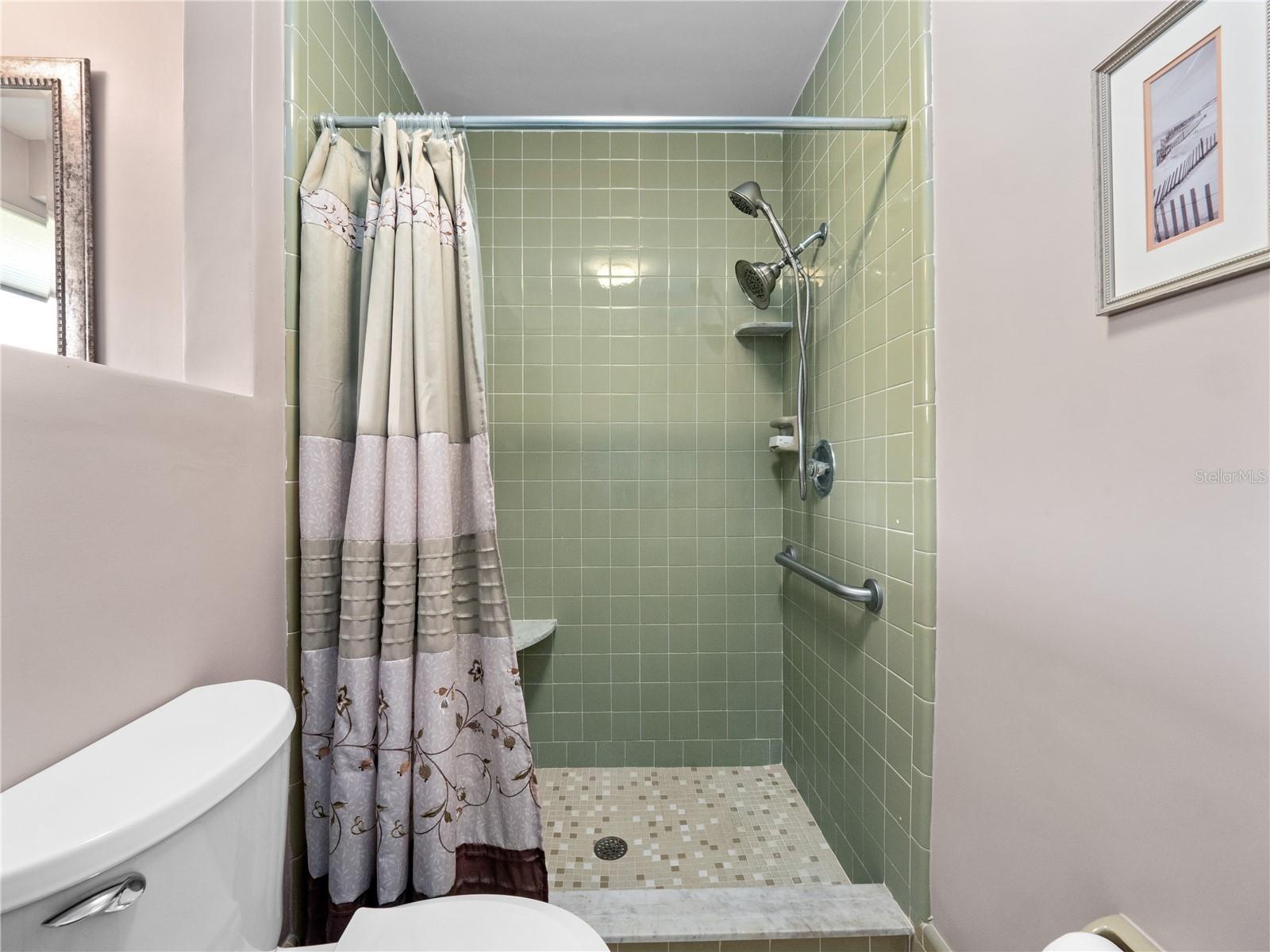 Image 23 of 41 For 31 Valhalla Avenue