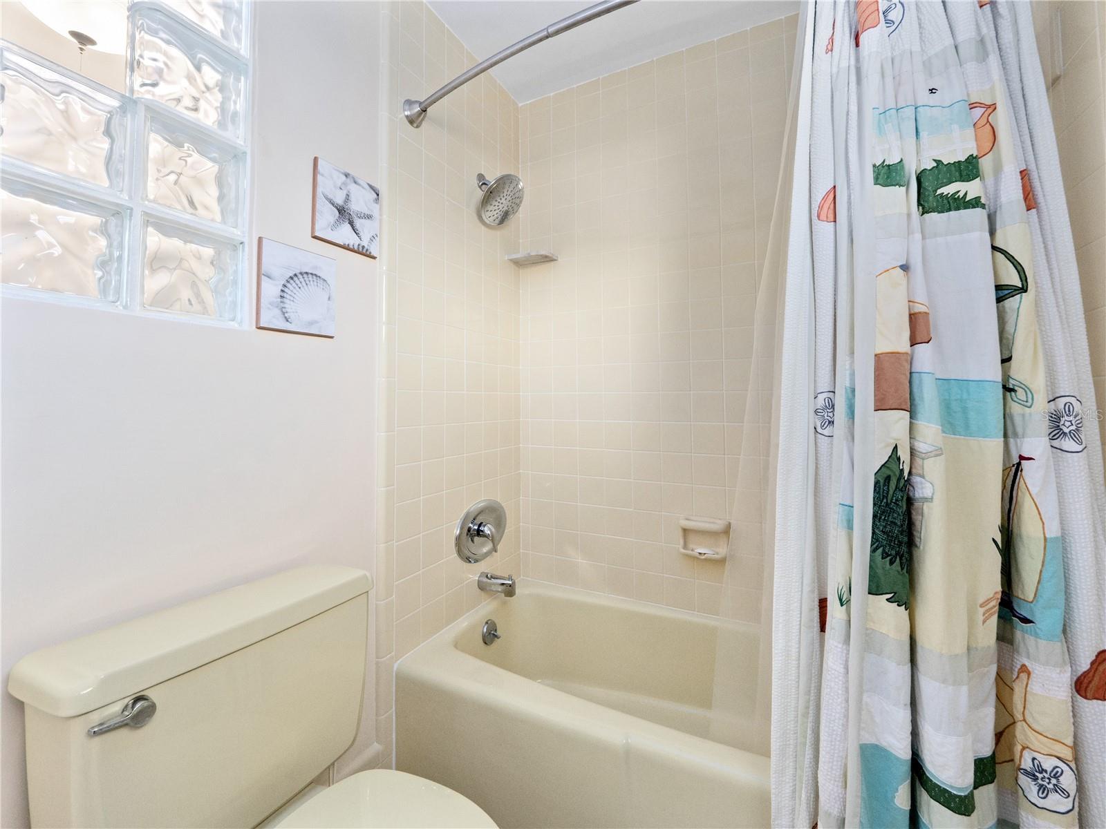 Image 25 of 41 For 31 Valhalla Avenue